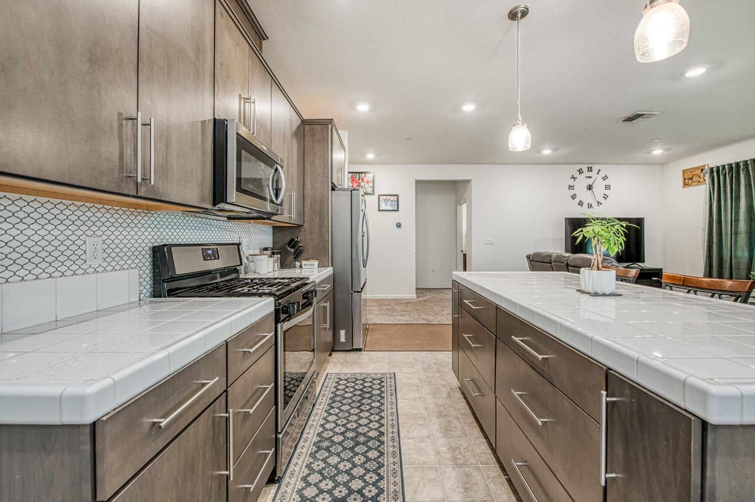 3597 Pacifica Dr, Madera, CA 93637