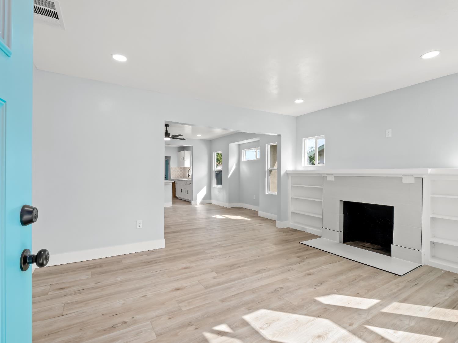 1334 N Glenn Ave, Fresno, CA 93728