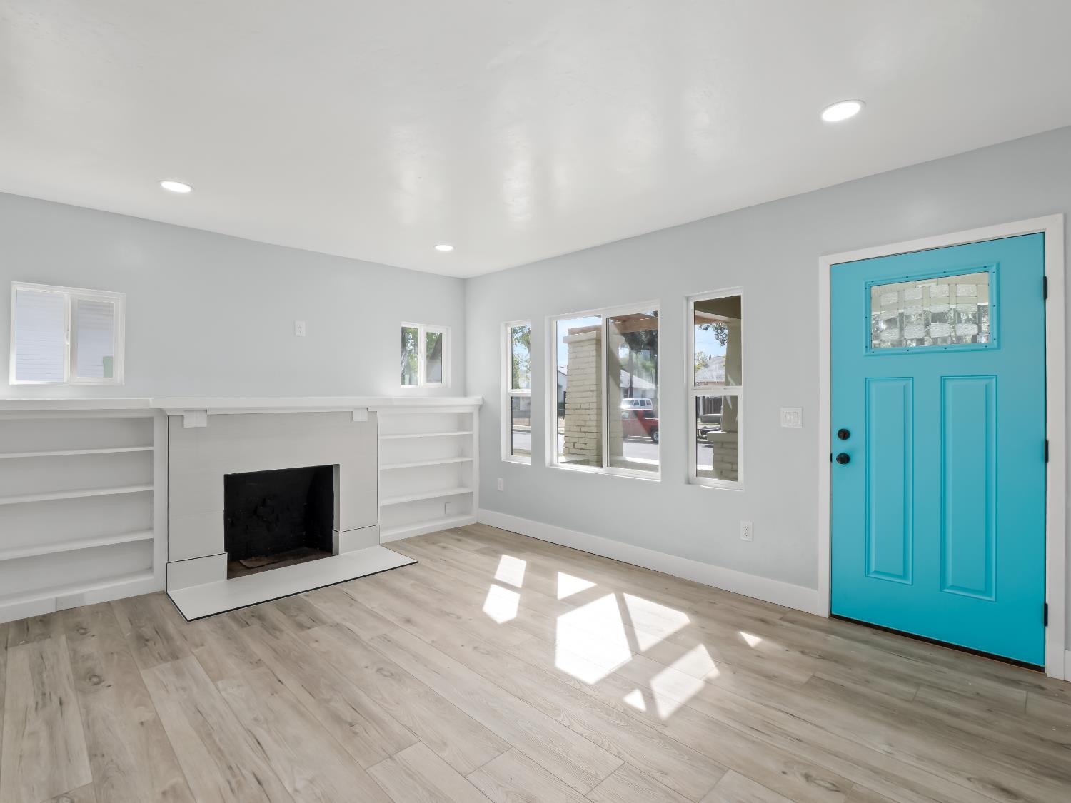 1334 N Glenn Ave, Fresno, CA 93728