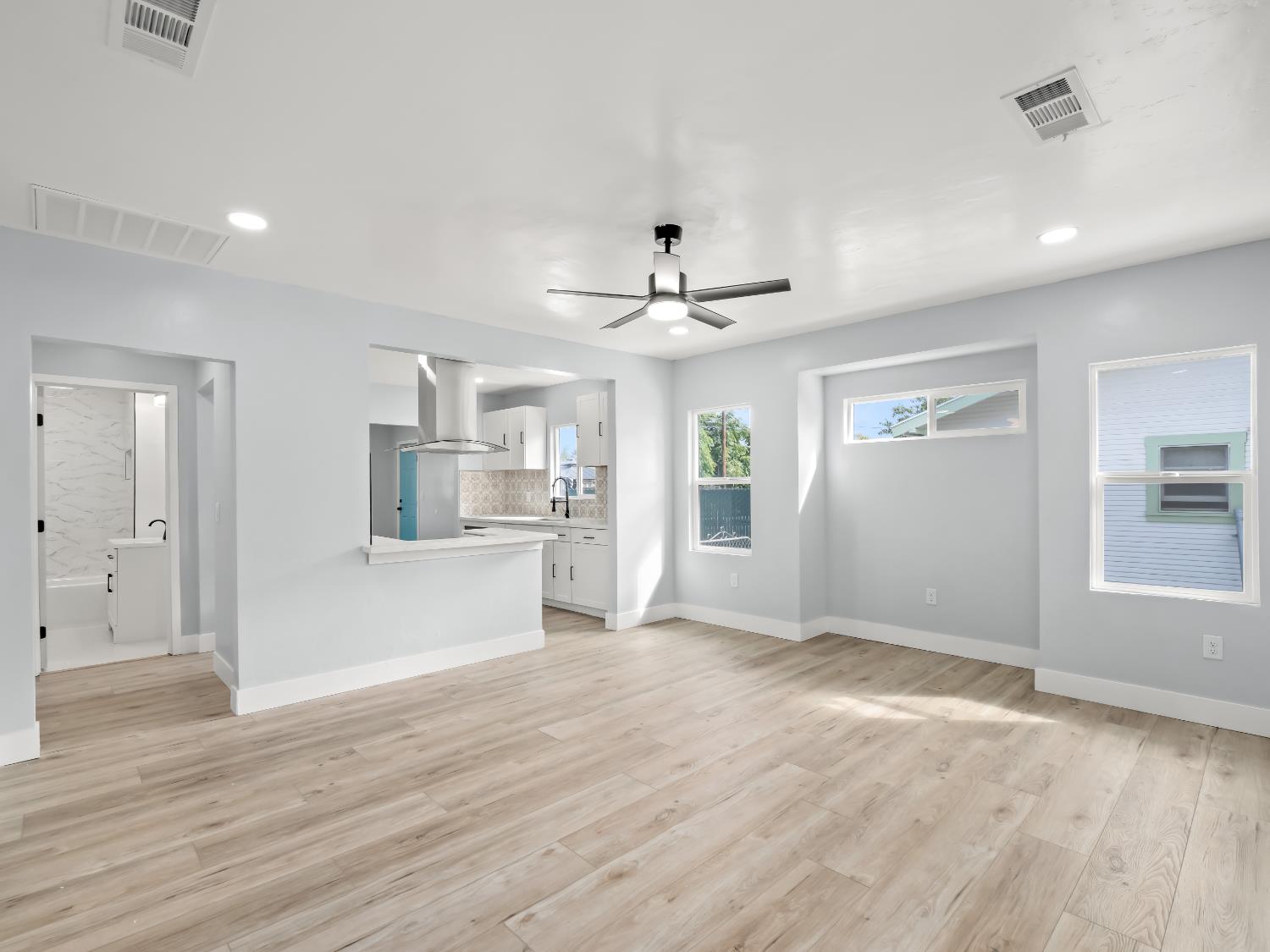 1334 N Glenn Ave, Fresno, CA 93728