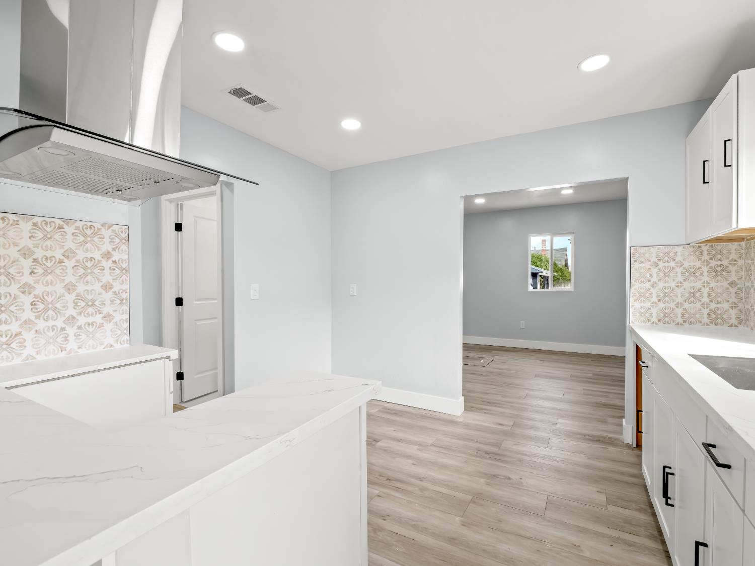 1334 N Glenn Ave, Fresno, CA 93728