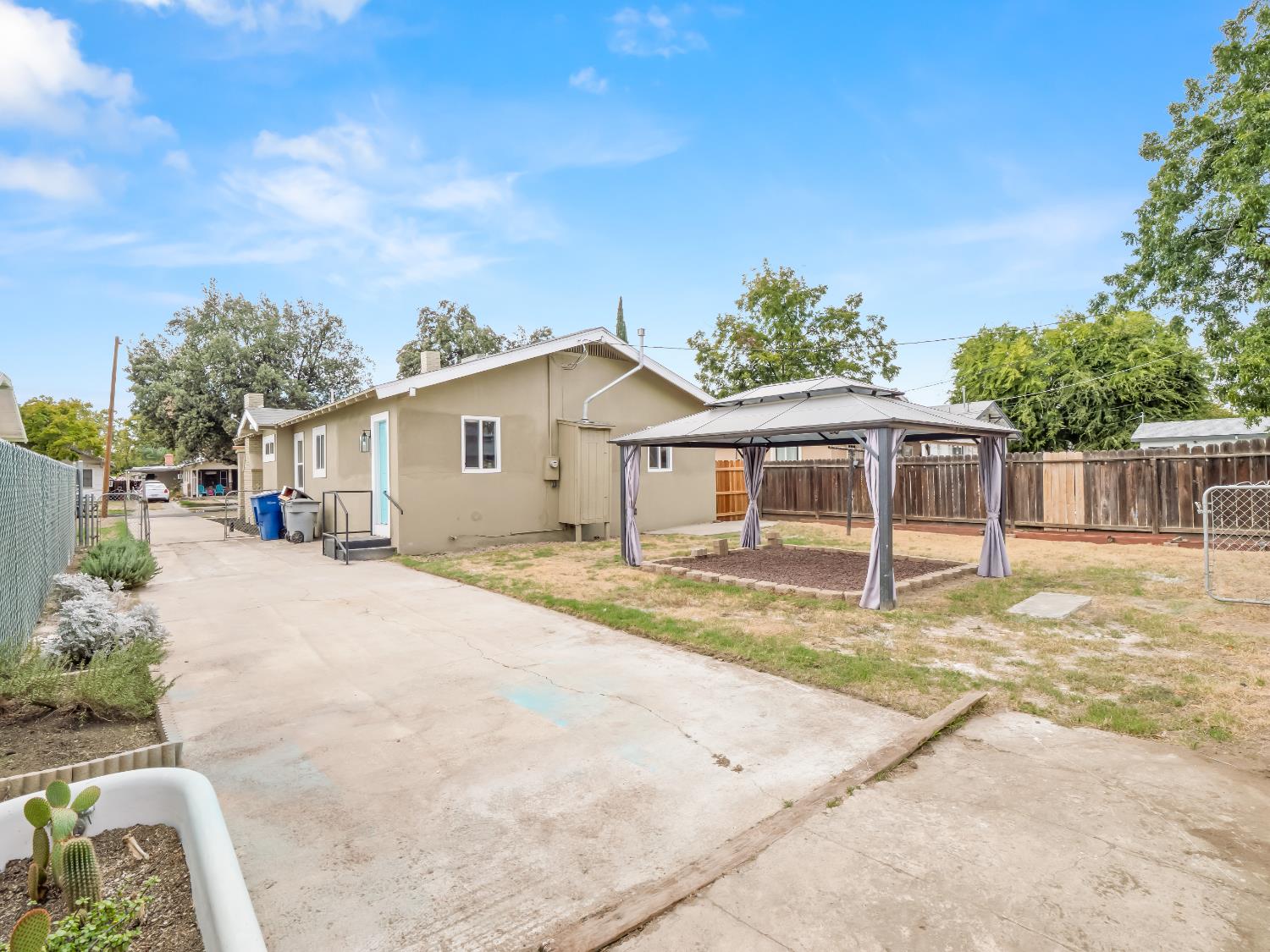 1334 N Glenn Ave, Fresno, CA 93728
