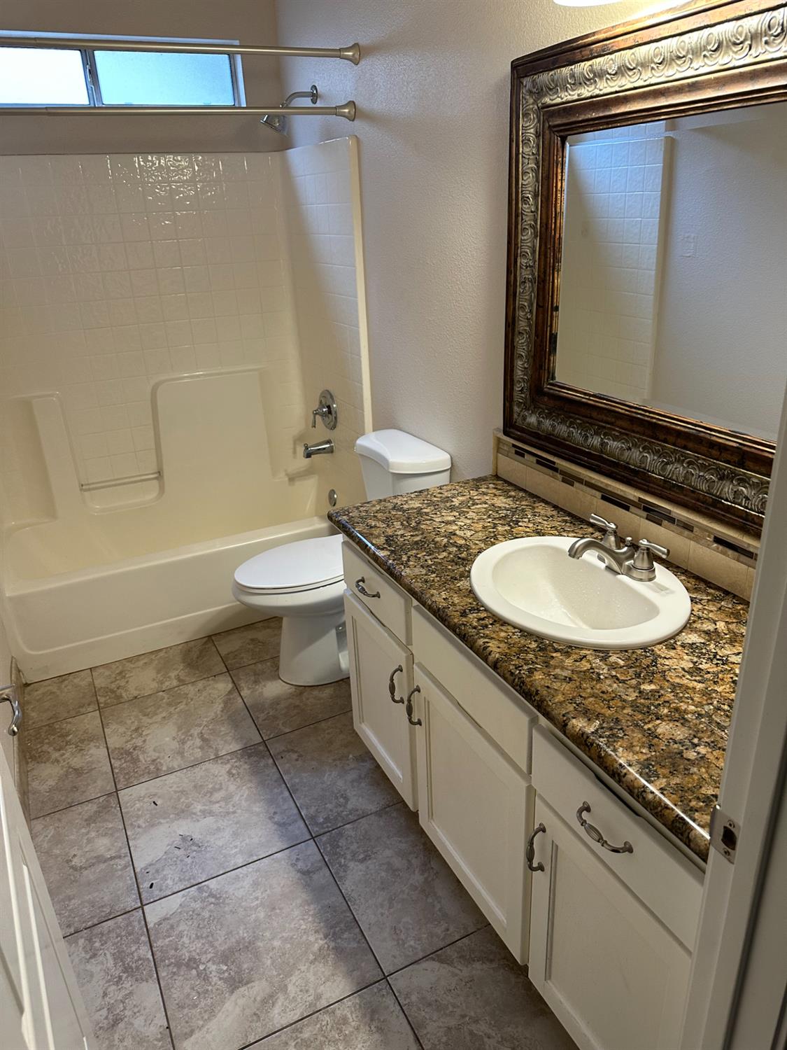 9929 N Price Ave, Fresno, CA 93720