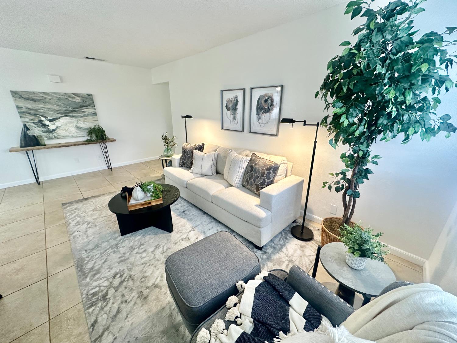 4912 N Holt Ave #204, Fresno, CA 93705