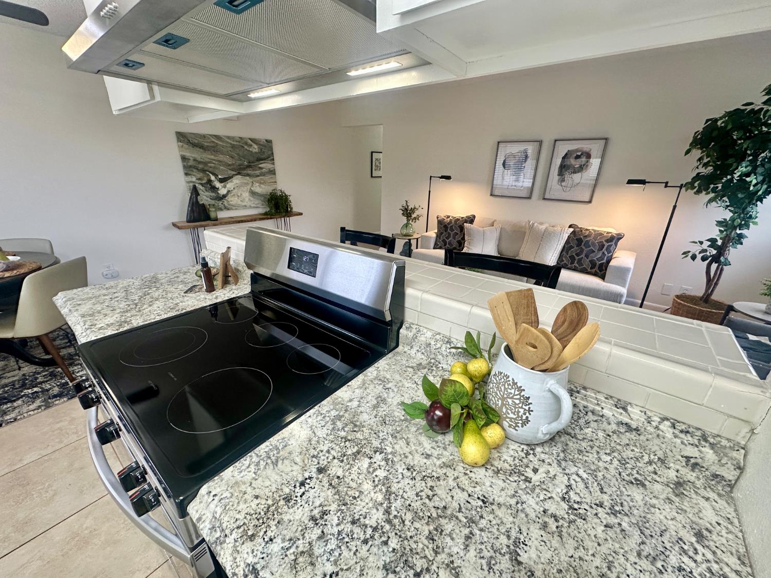 4912 N Holt Ave #204, Fresno, CA 93705