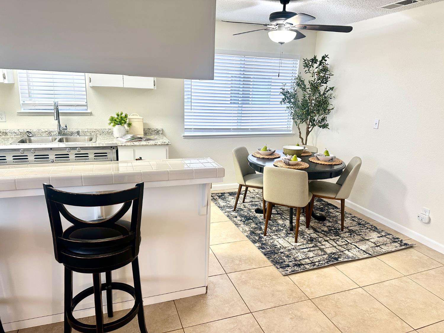 4912 N Holt Ave #204, Fresno, CA 93705