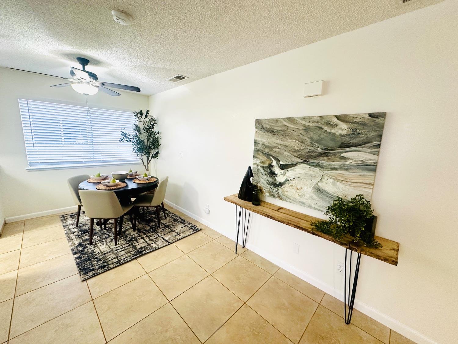 4912 N Holt Ave #204, Fresno, CA 93705