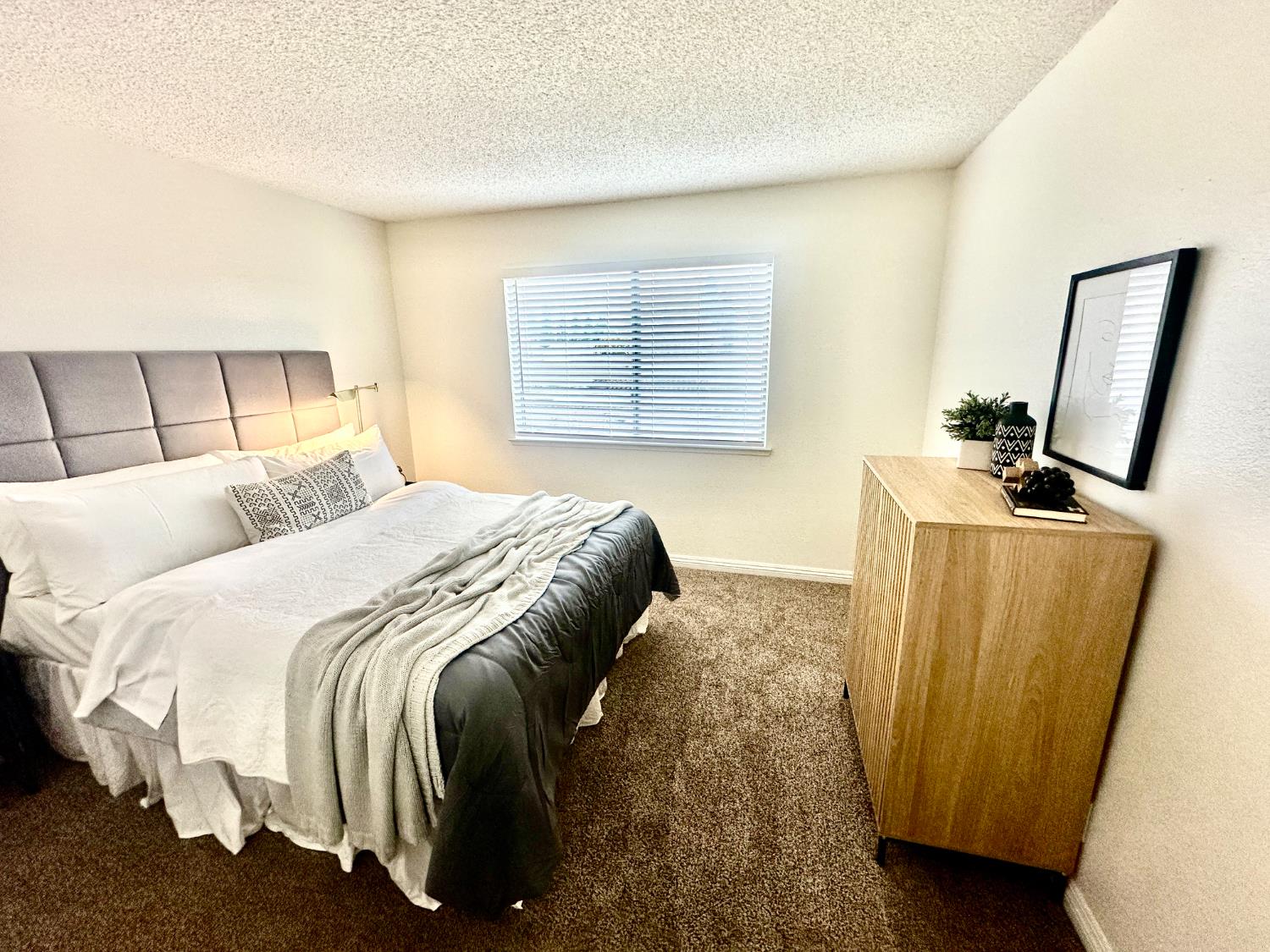 4912 N Holt Ave #204, Fresno, CA 93705