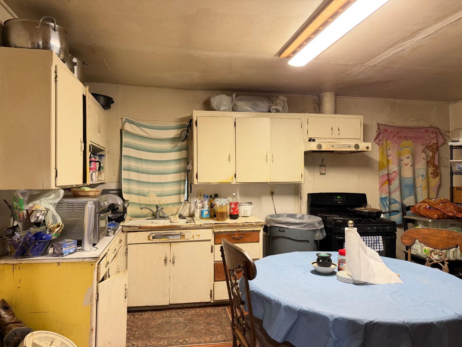 7175 Everest Ave, Fresno, CA 93722