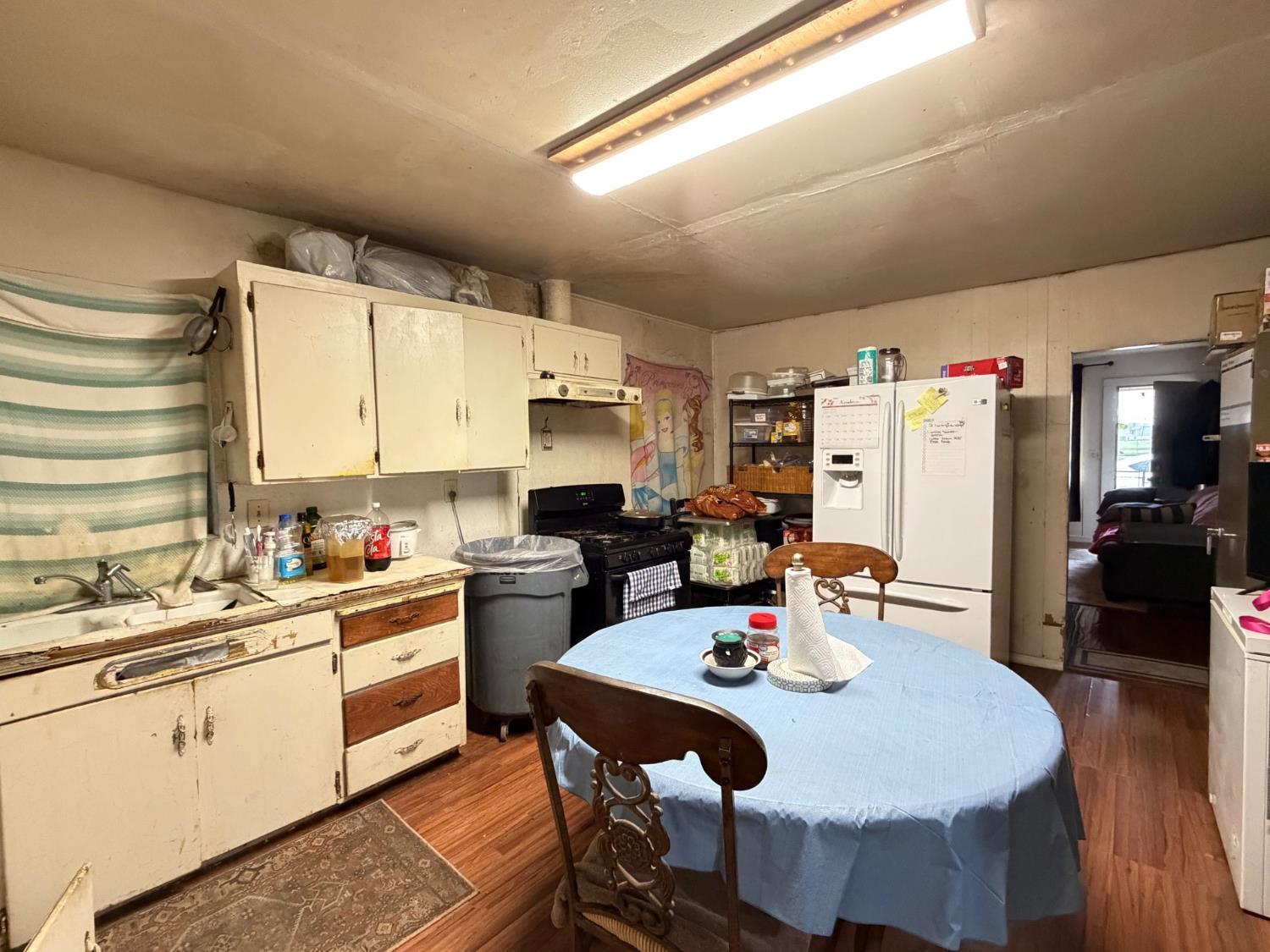 7175 Everest Ave, Fresno, CA 93722