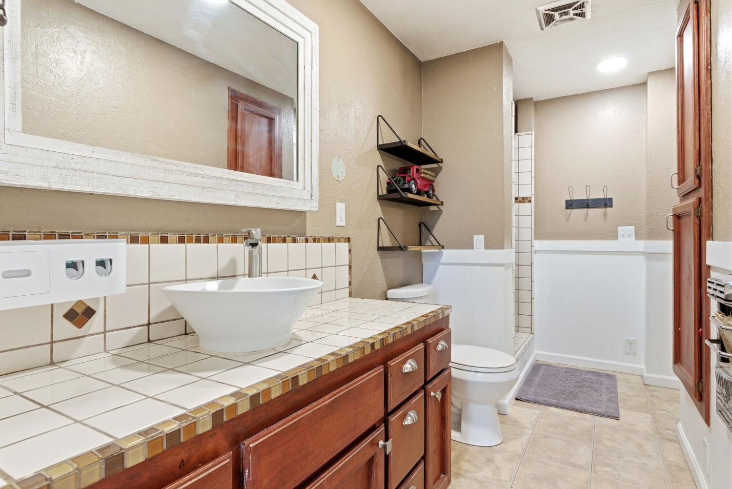 9547 Iona, Hanford, CA 93230