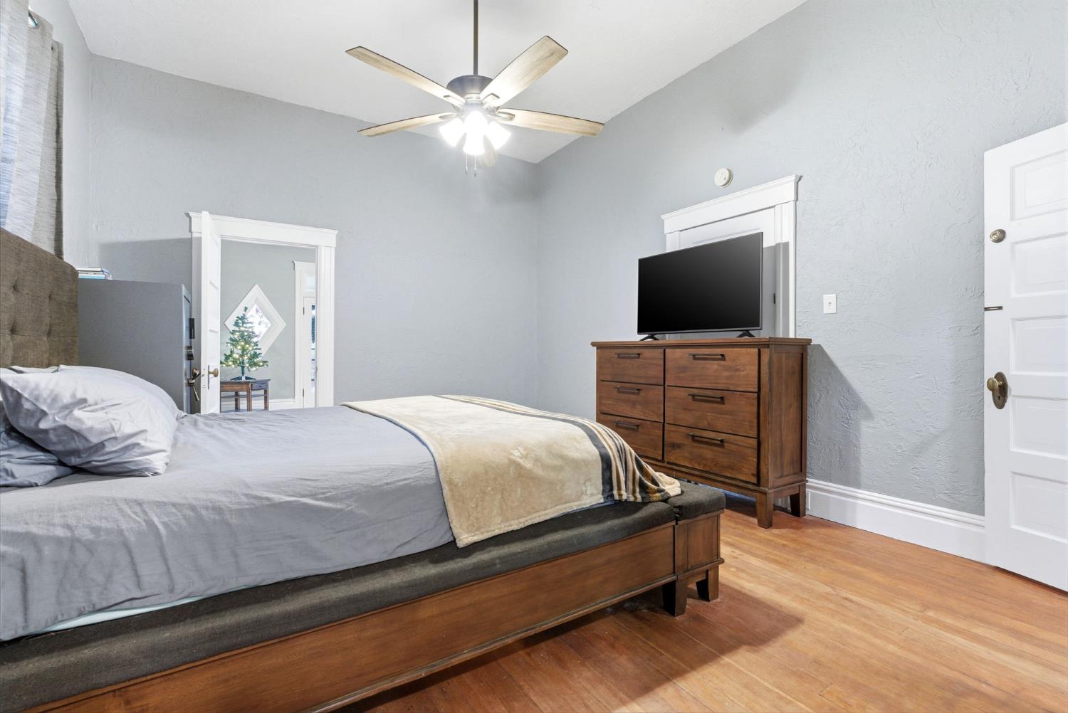 9547 Iona, Hanford, CA 93230