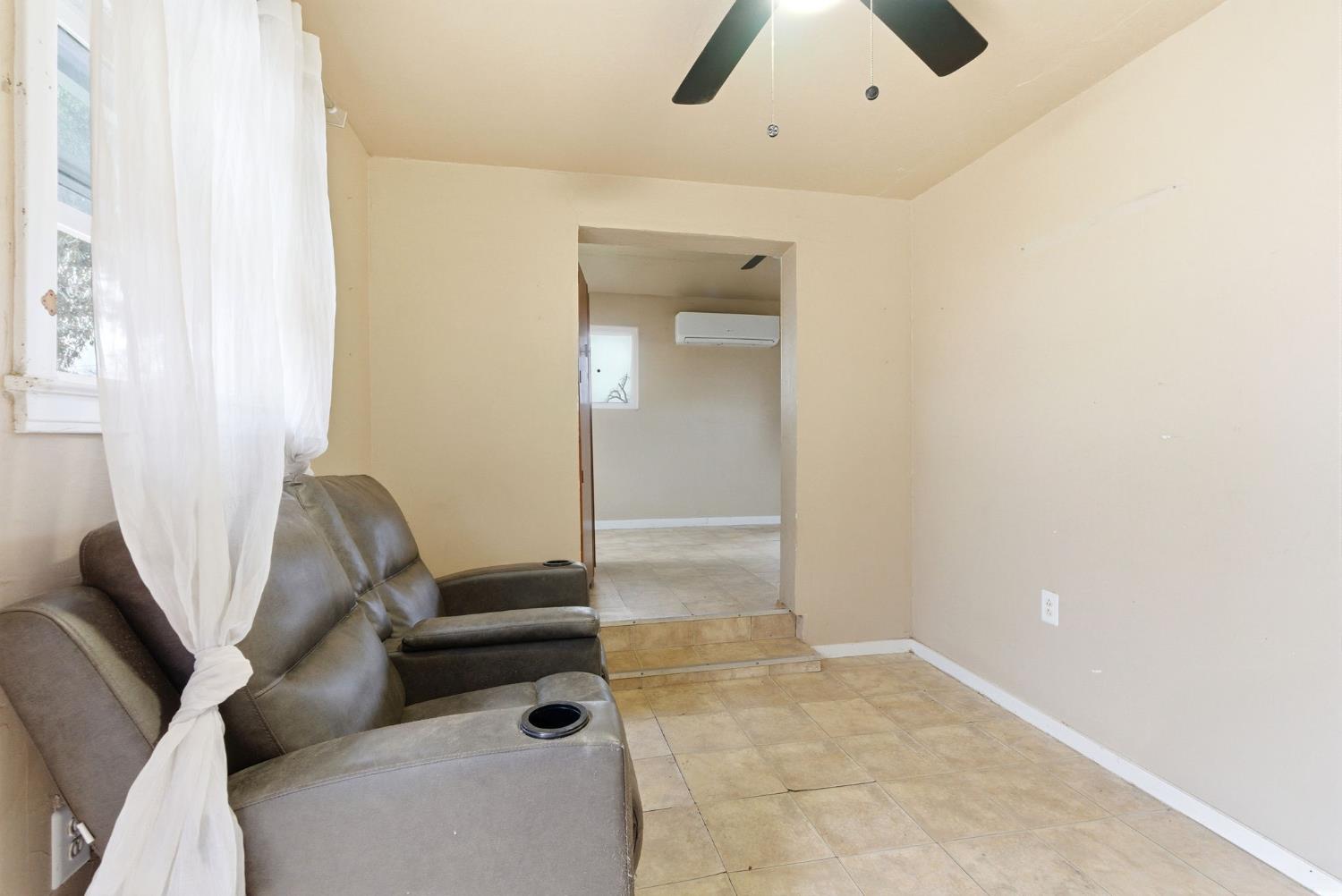 9547 Iona, Hanford, CA 93230