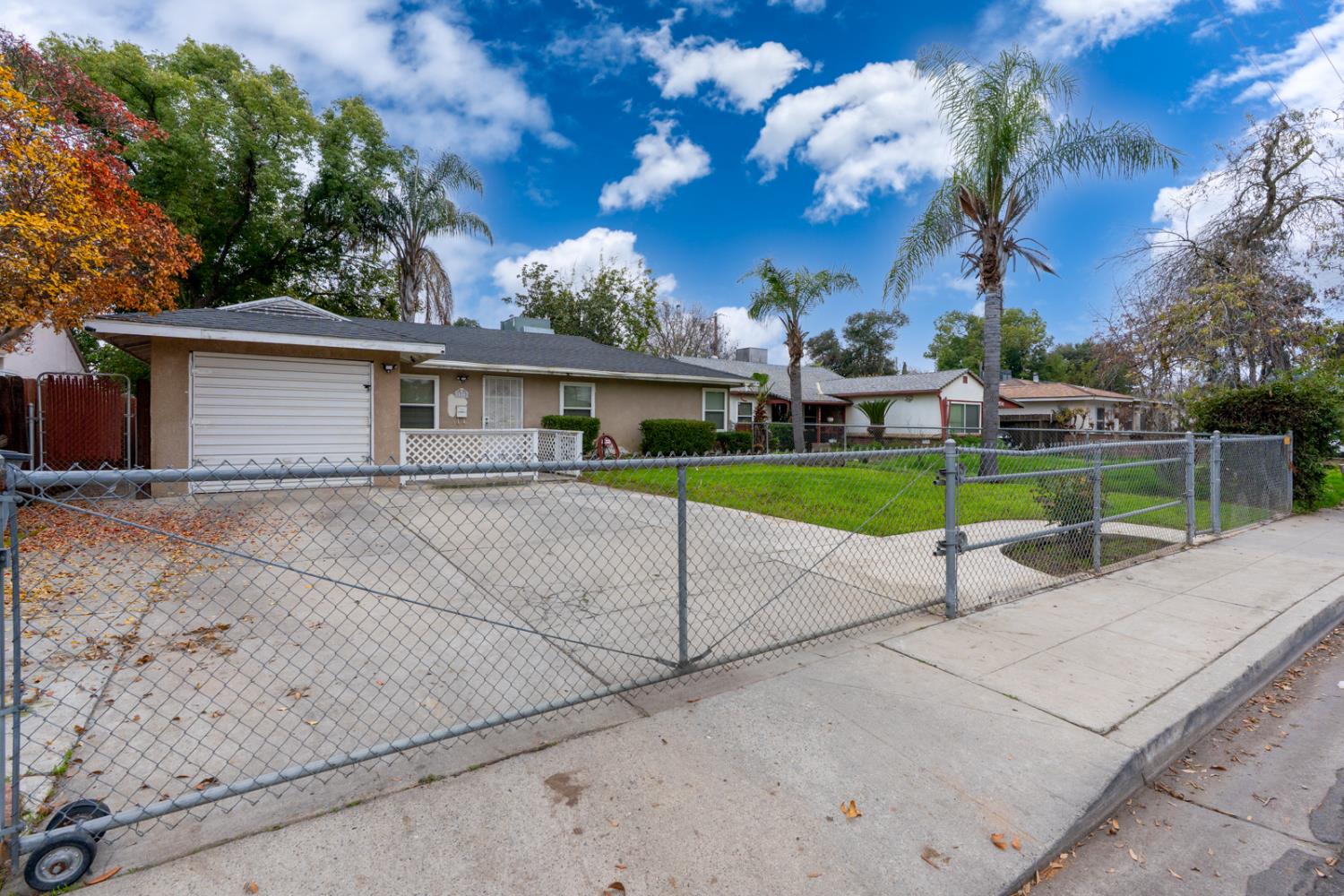 1212 E Saginaw Way, Fresno, CA 93704