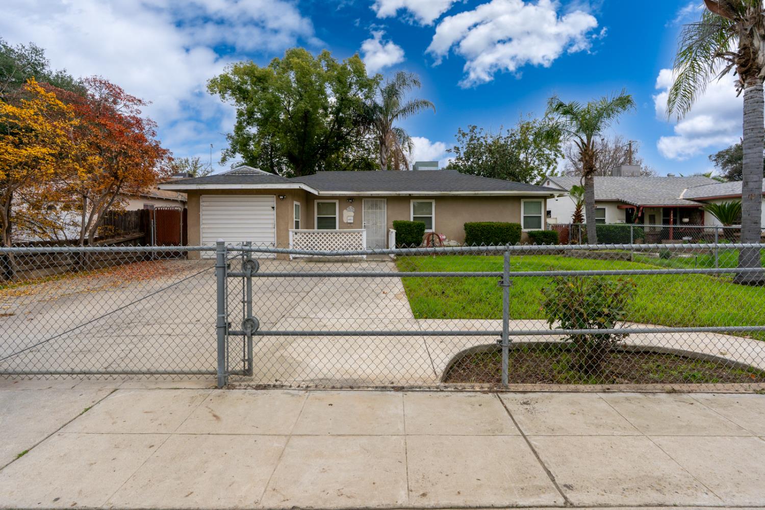 1212 E Saginaw Way, Fresno, CA 93704