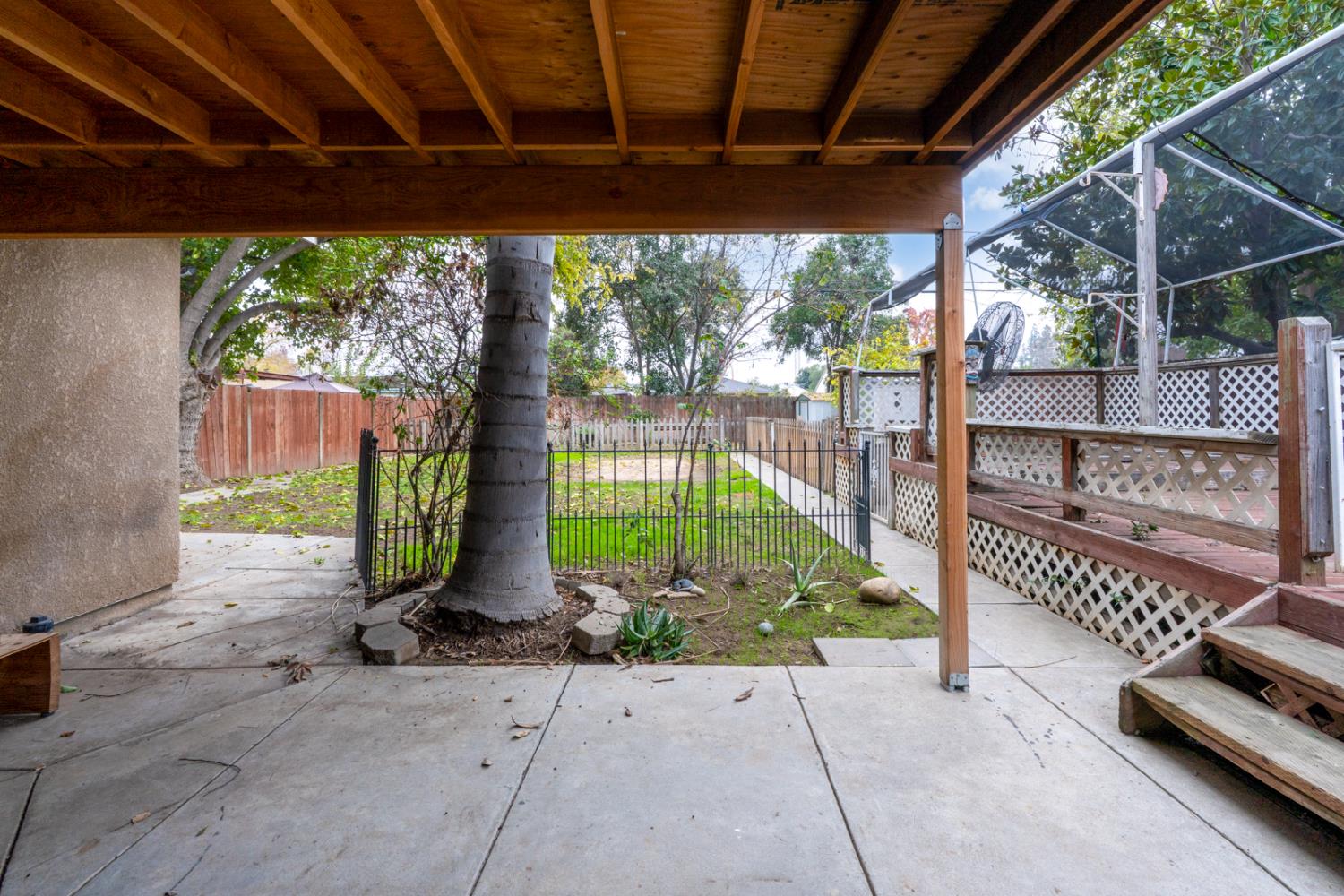 1212 E Saginaw Way, Fresno, CA 93704