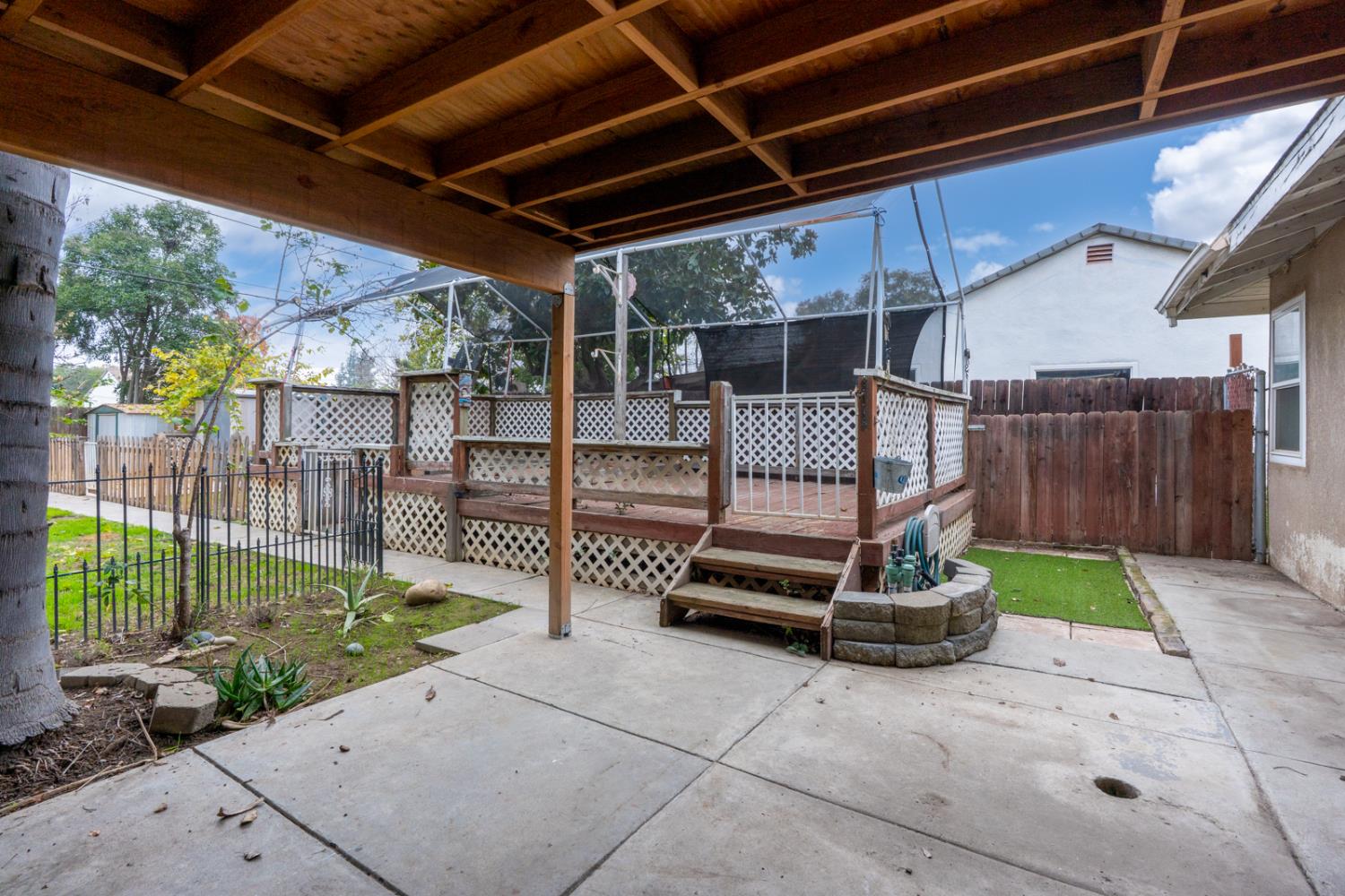 1212 E Saginaw Way, Fresno, CA 93704