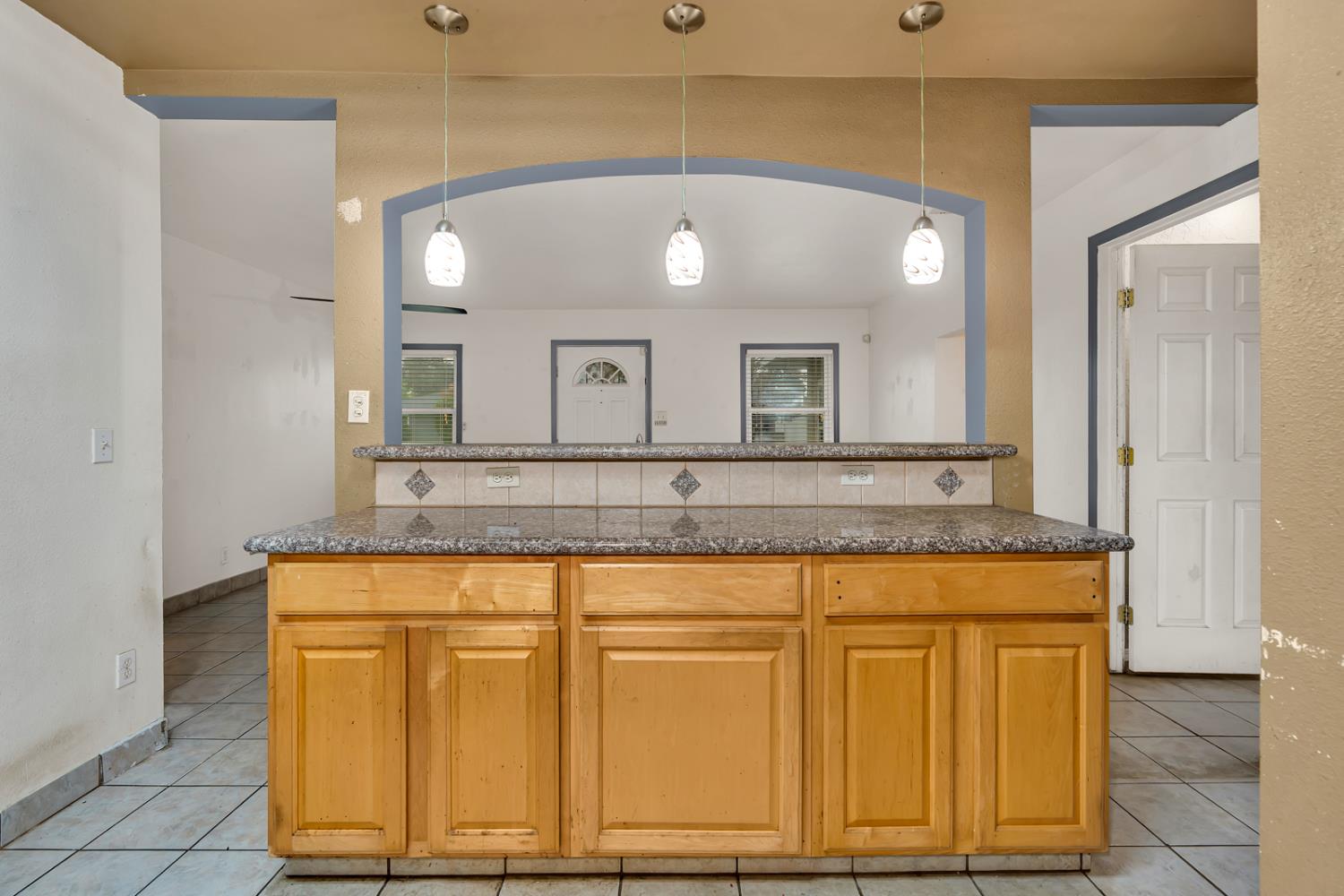 1212 E Saginaw Way, Fresno, CA 93704