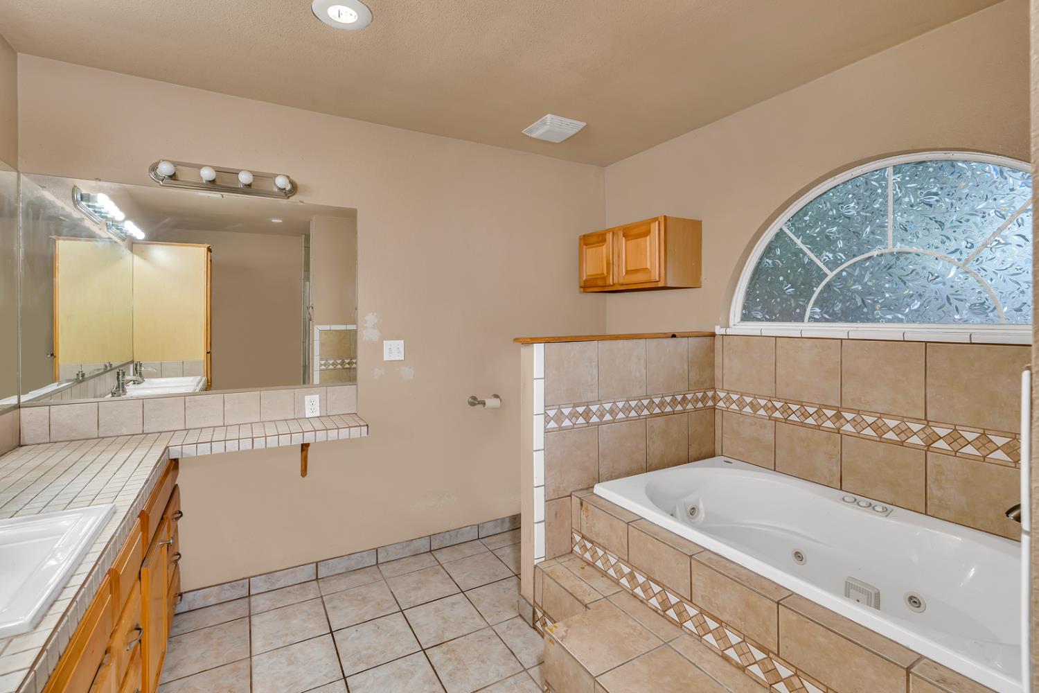 1212 E Saginaw Way, Fresno, CA 93704