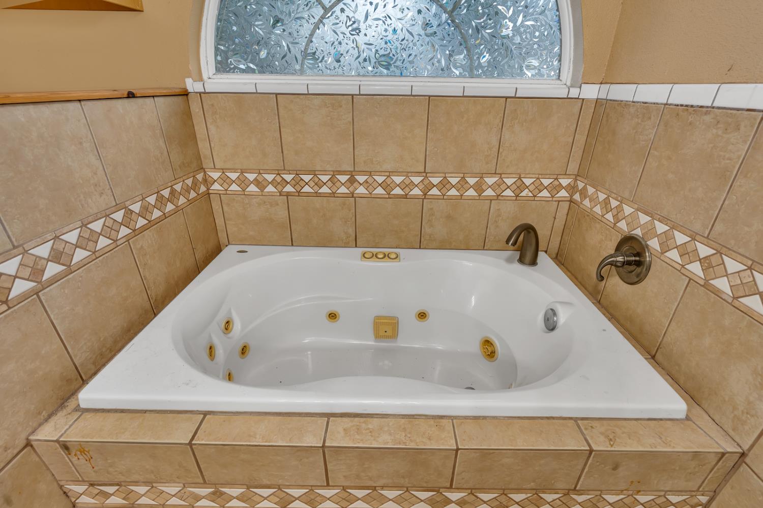 1212 E Saginaw Way, Fresno, CA 93704