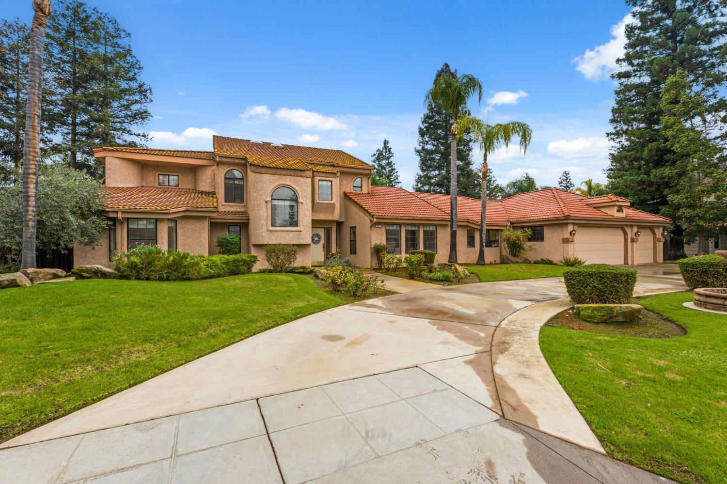 375 W Hagler Ave, Fresno, CA 93711