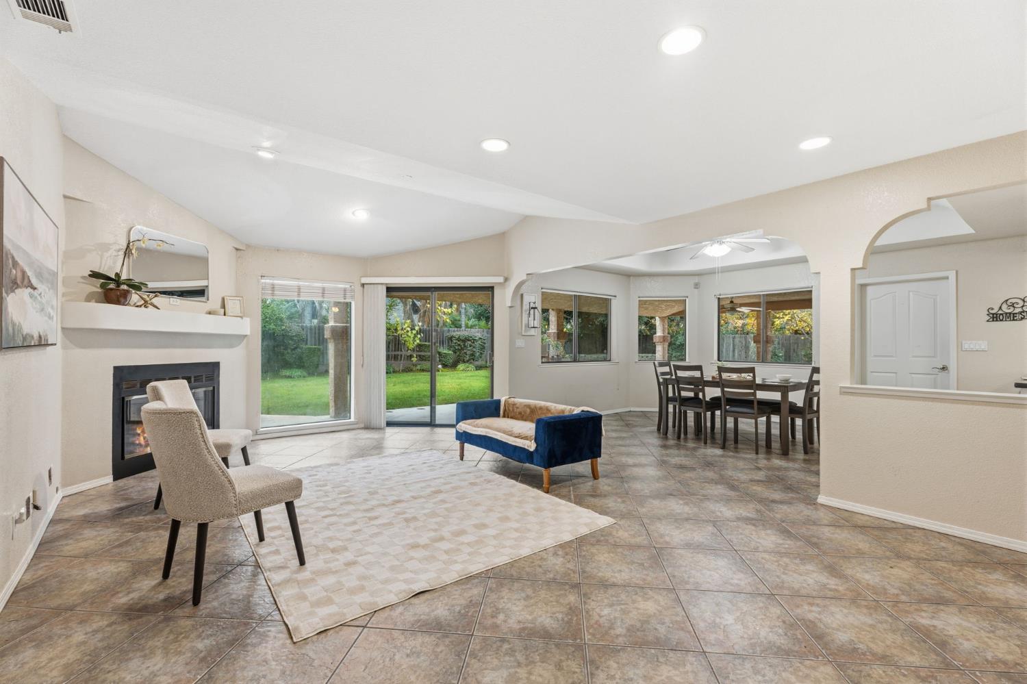 375 W Hagler Ave, Fresno, CA 93711