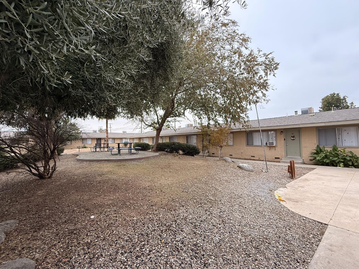 201 E Walnut Ave, Coalinga, CA 93210