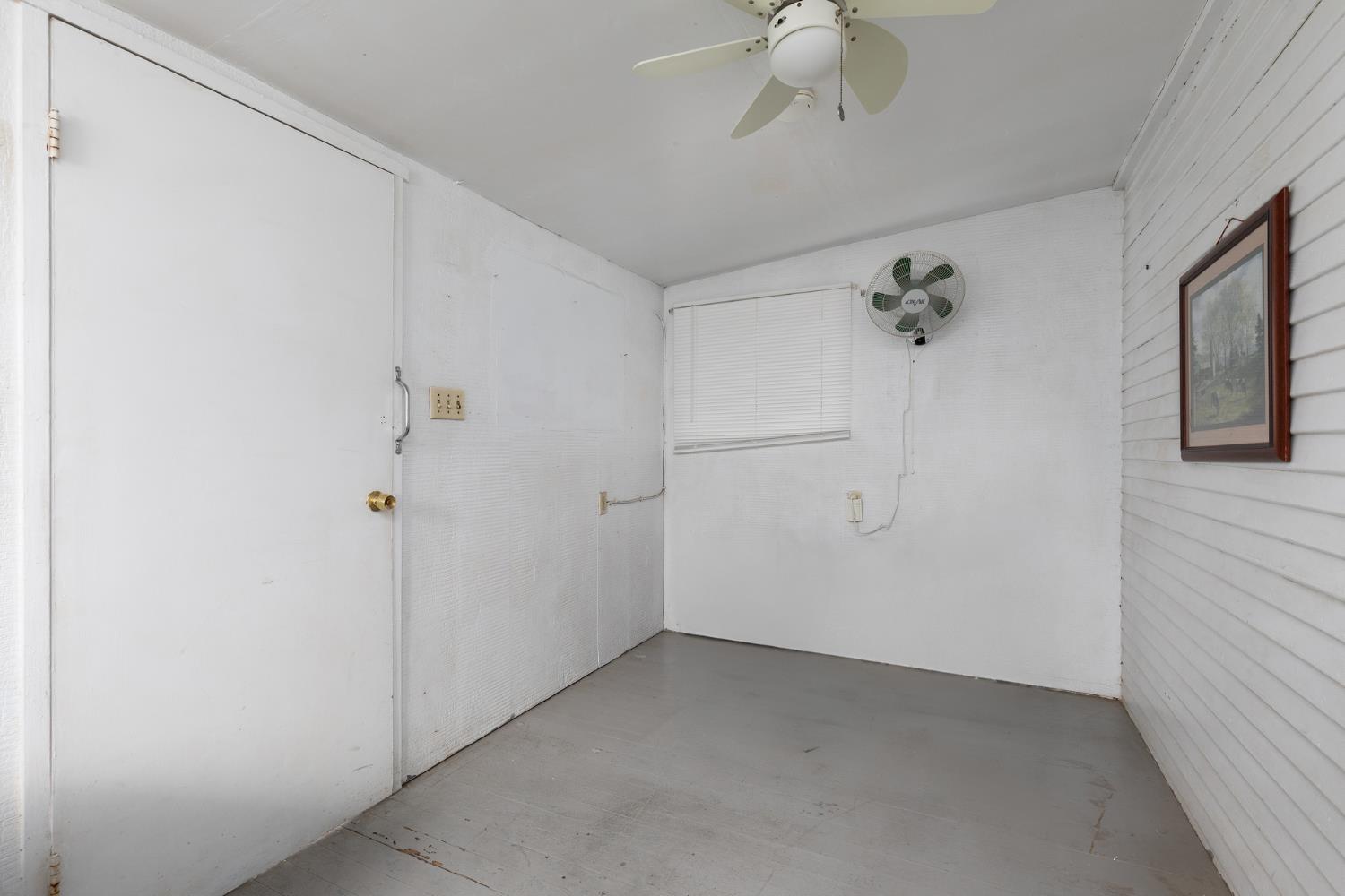 1044 S Hope Ave, Reedley, CA 93654