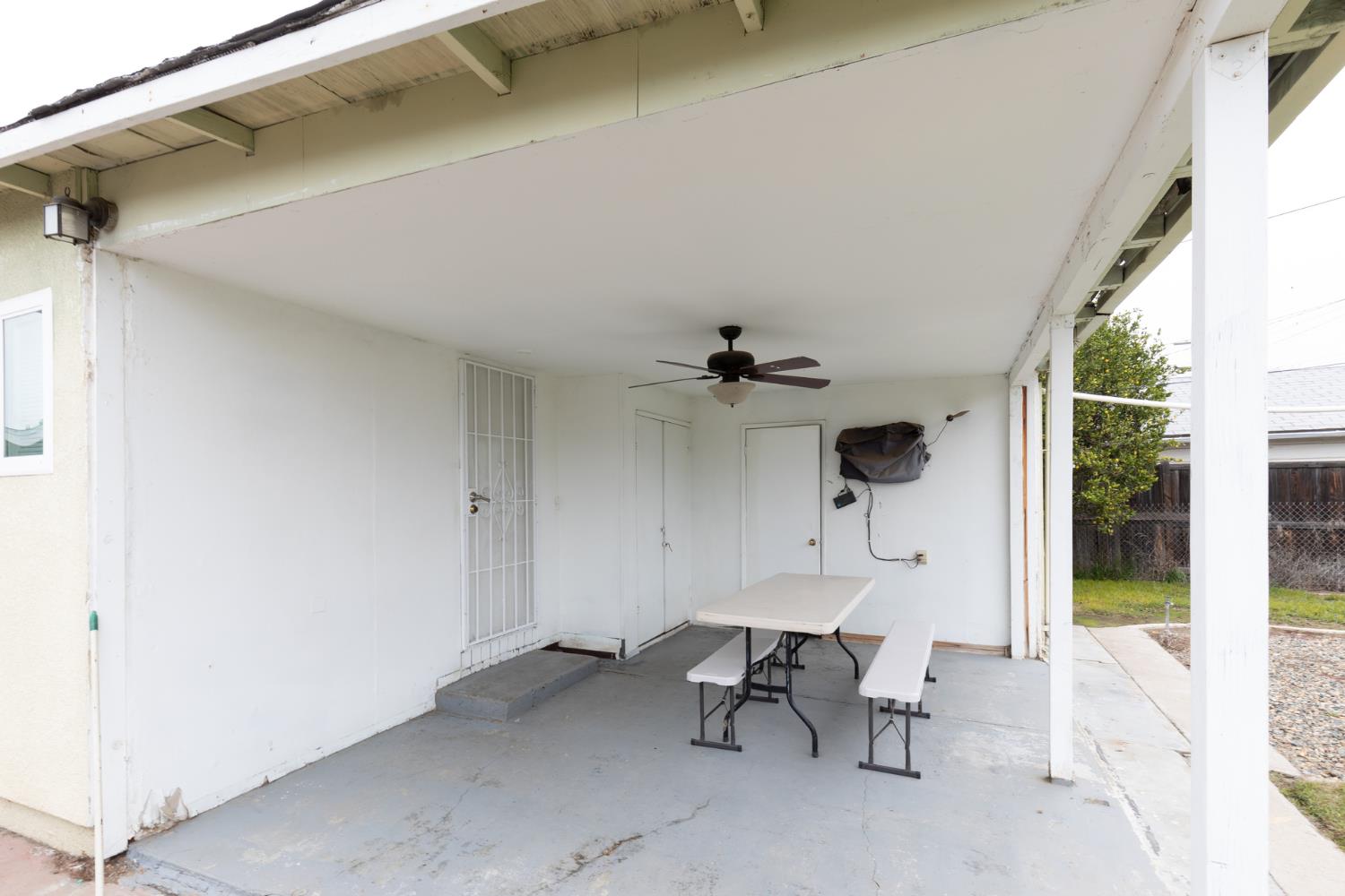 1044 S Hope Ave, Reedley, CA 93654