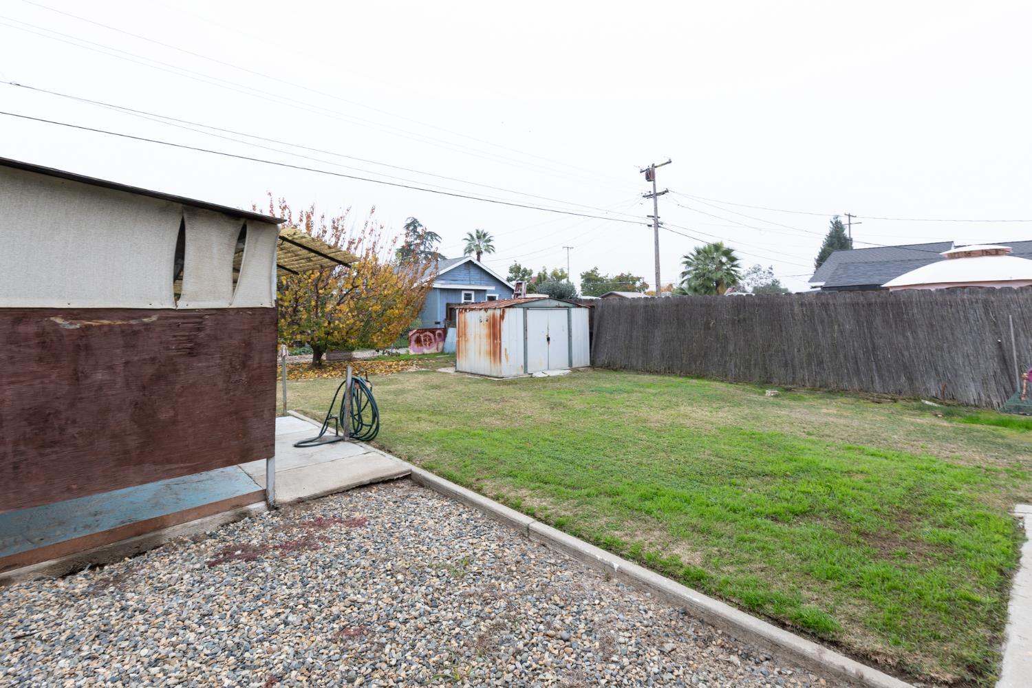 1044 S Hope Ave, Reedley, CA 93654