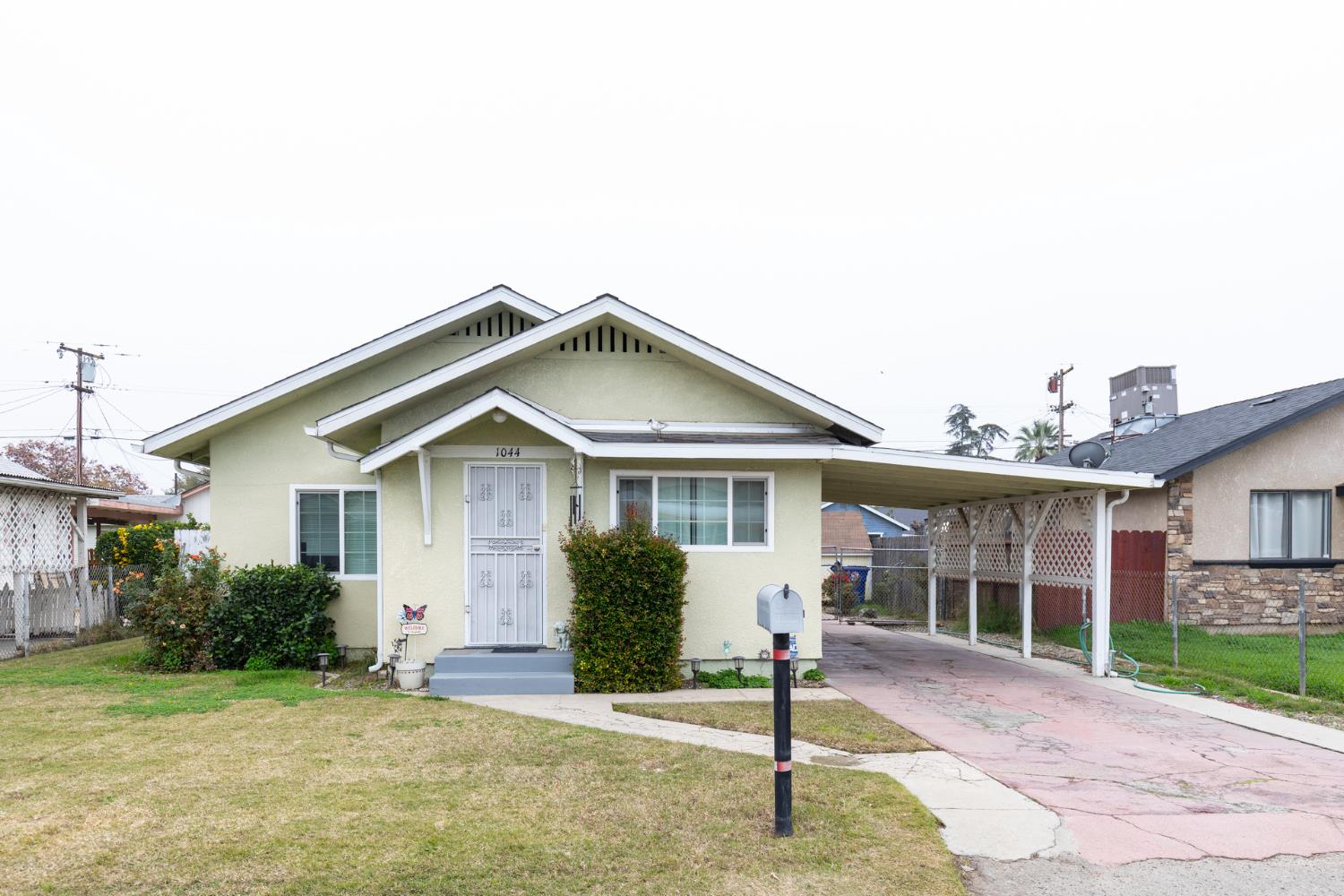 1044 S Hope Ave, Reedley, CA 93654