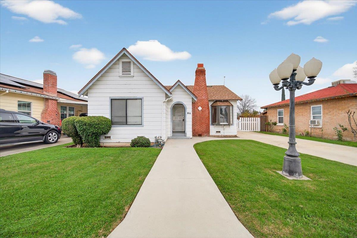 311 S K St, Madera, CA 93637