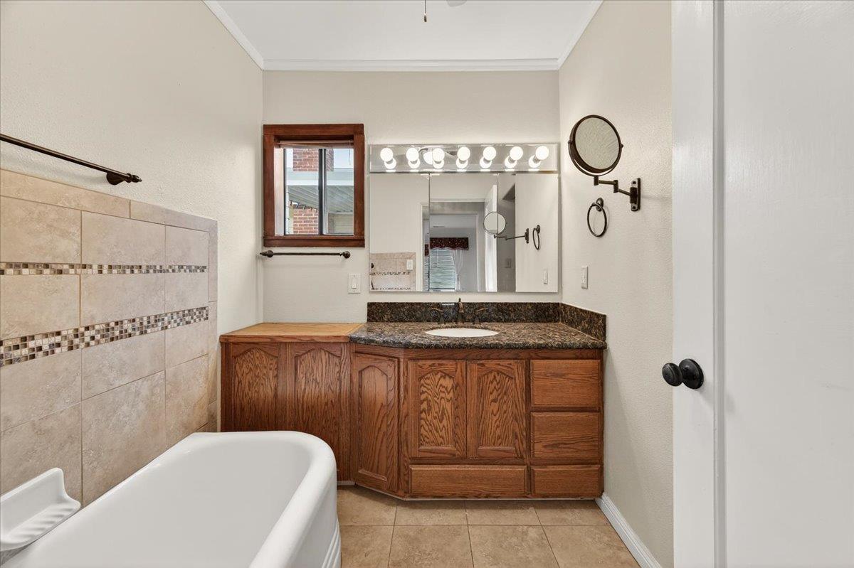 311 S K St, Madera, CA 93637