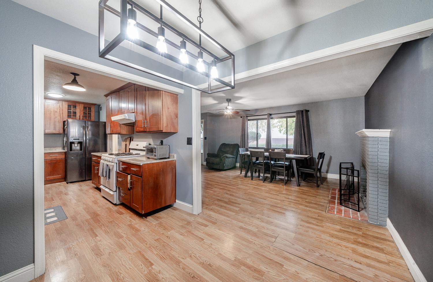 27152 Perkins Rd, Madera, CA 93637