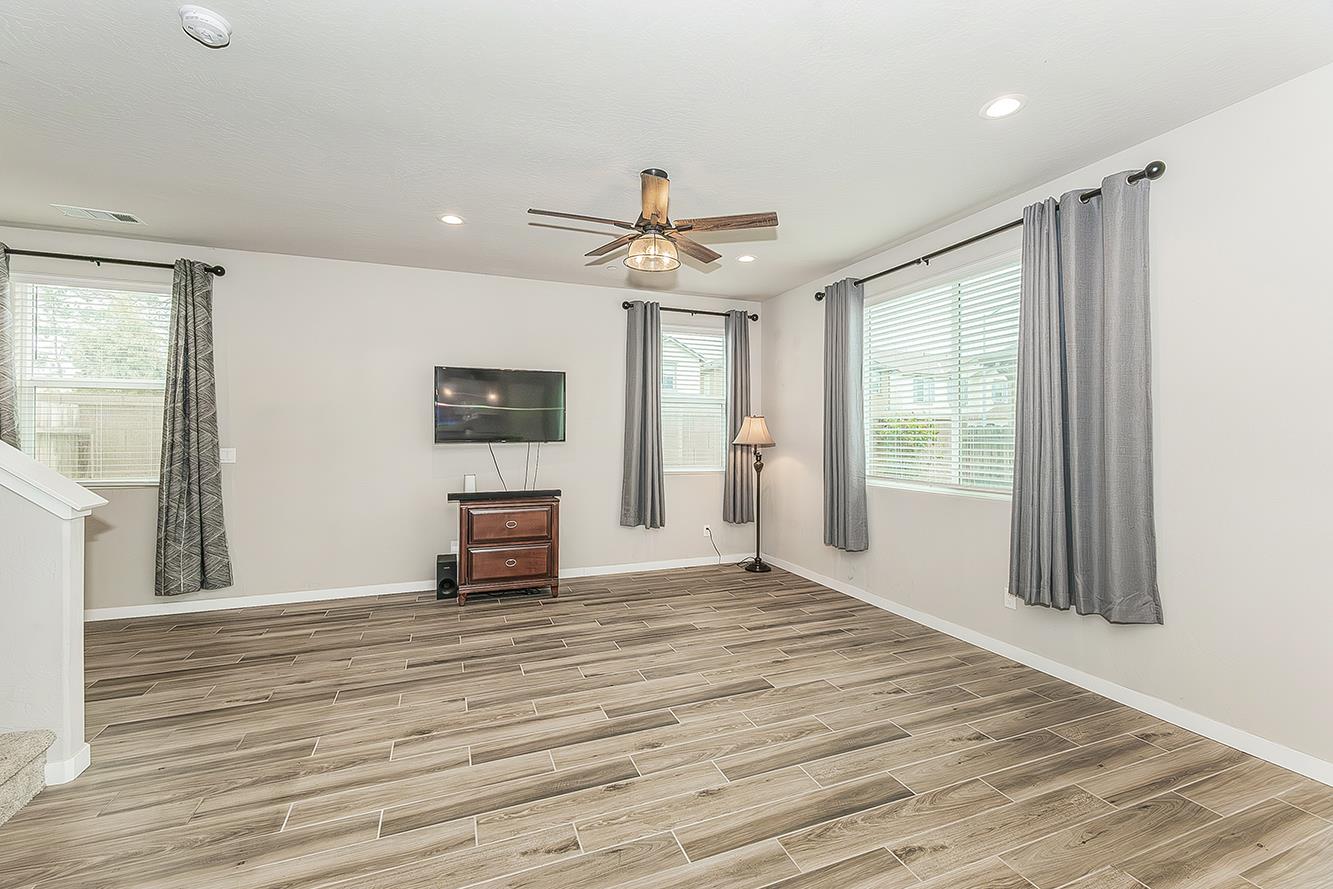 4085 N Sandrini Ave, Fresno, CA 93723