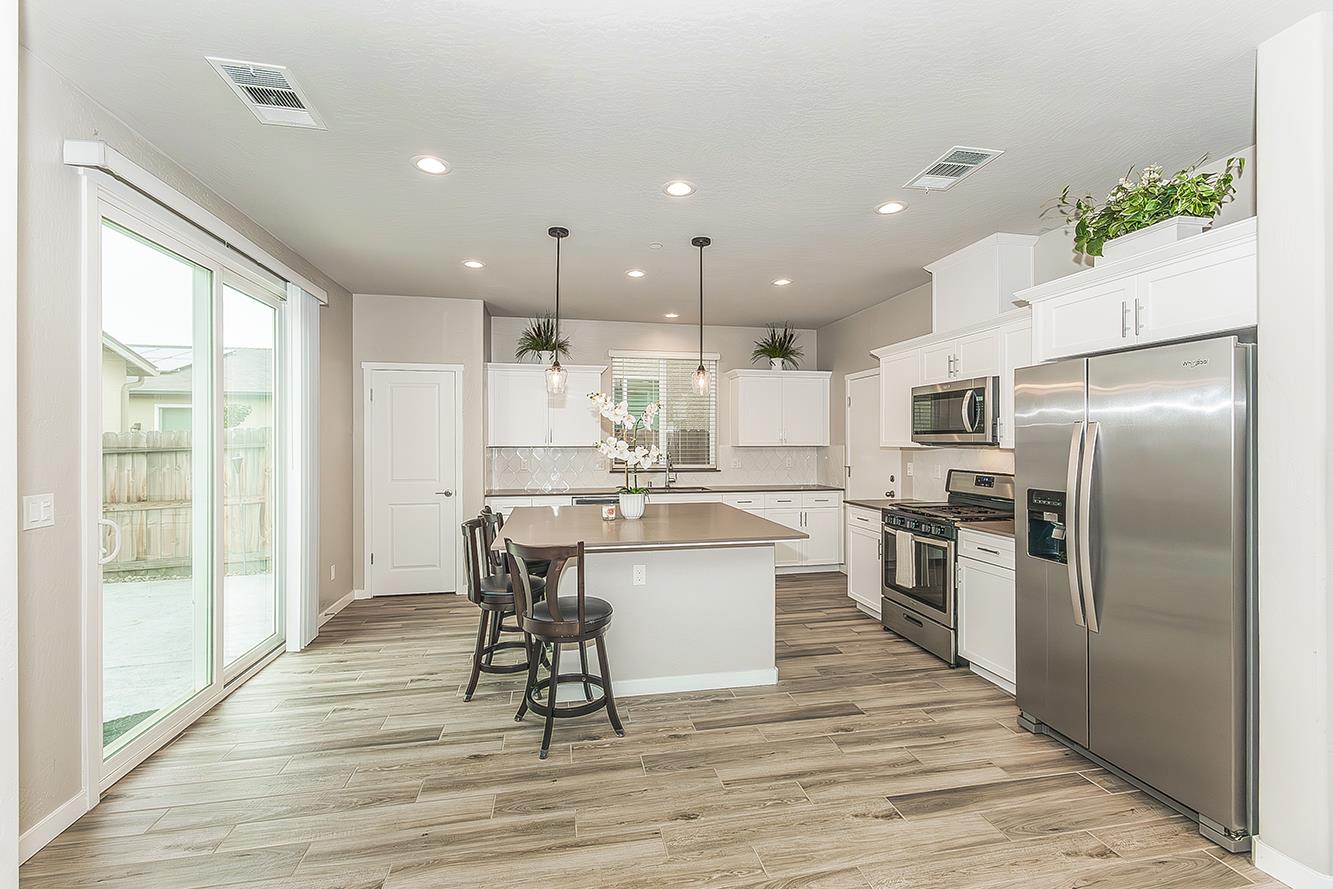 4085 N Sandrini Ave, Fresno, CA 93723