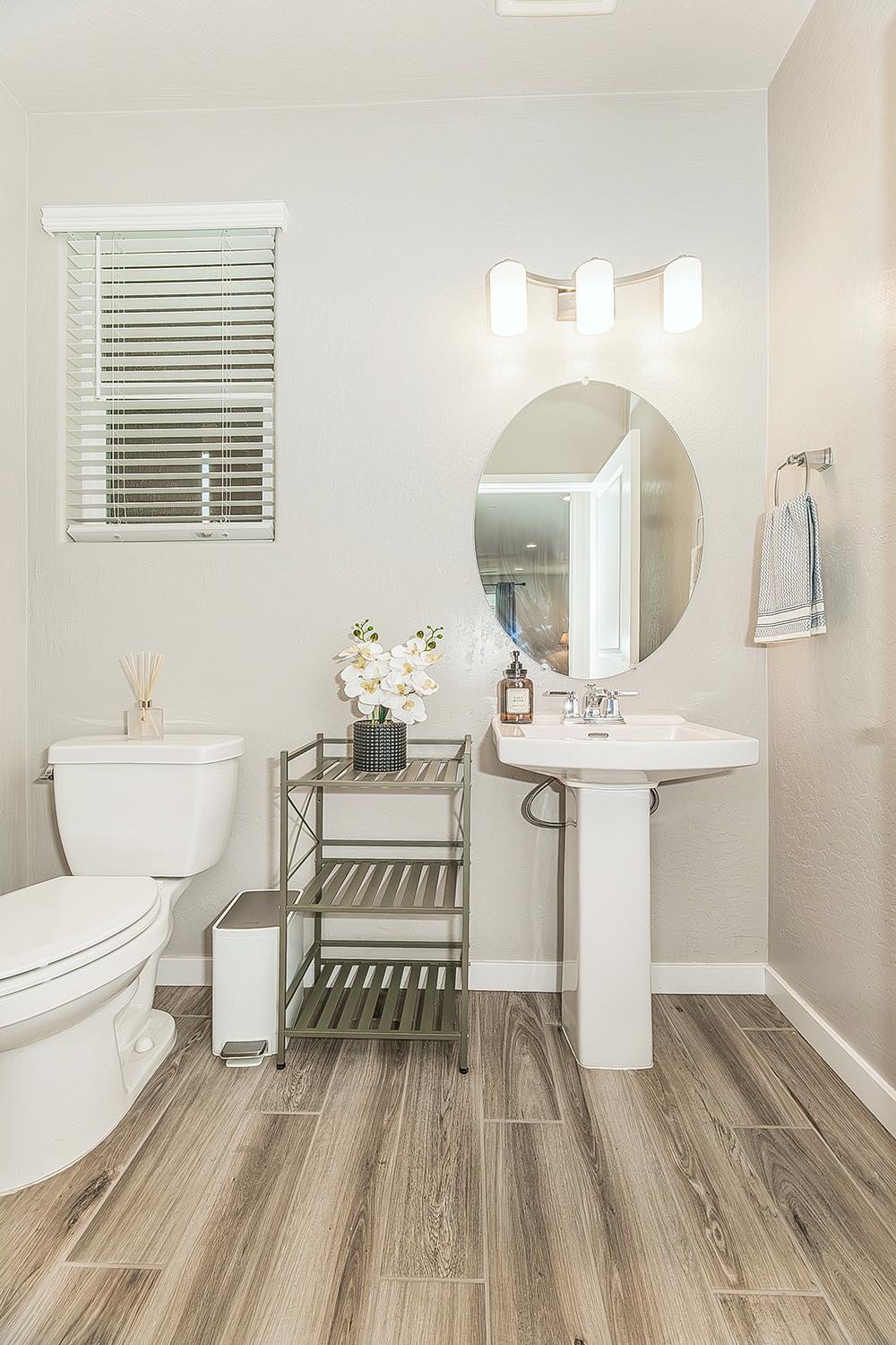 4085 N Sandrini Ave, Fresno, CA 93723