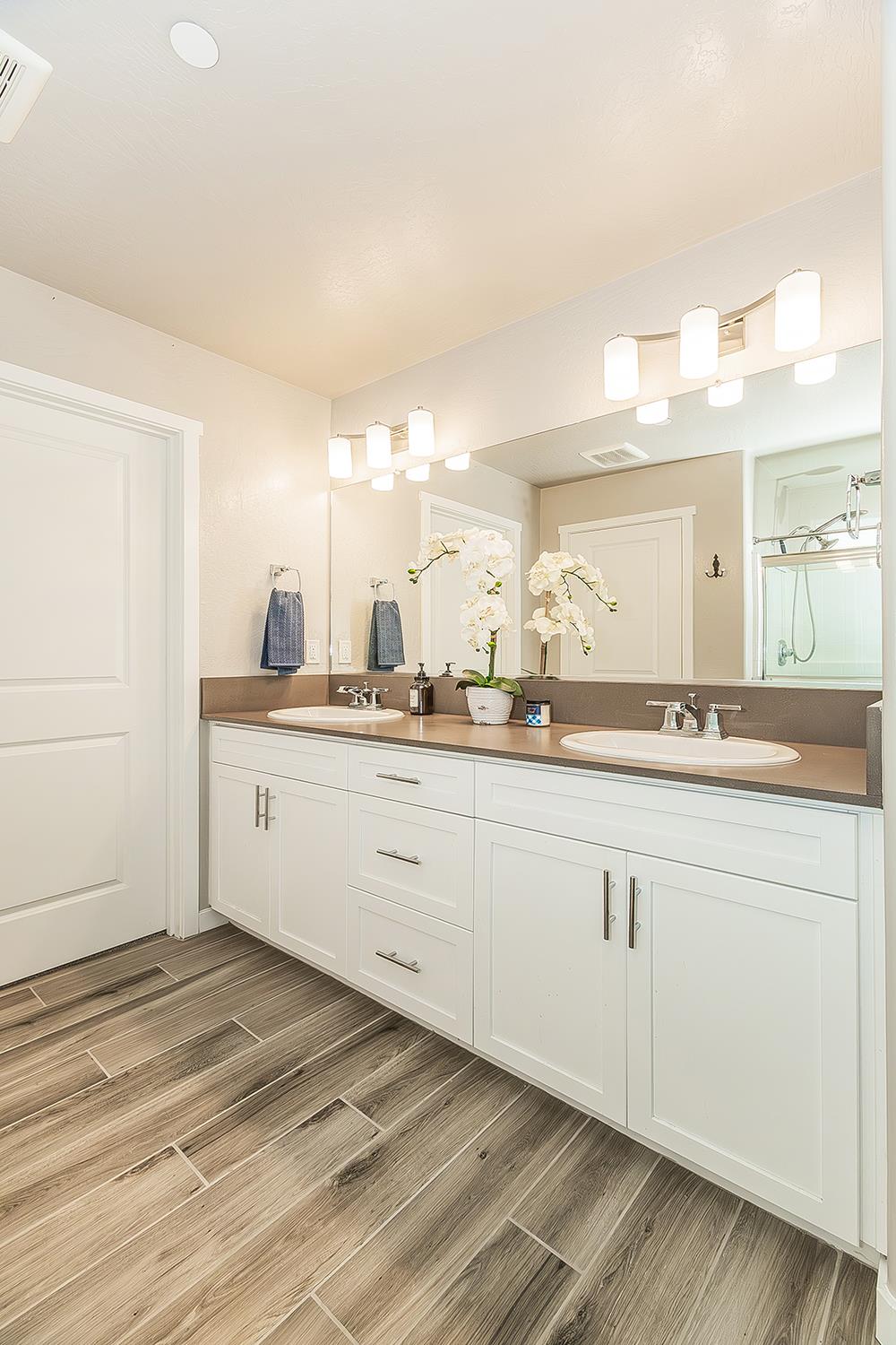 4085 N Sandrini Ave, Fresno, CA 93723