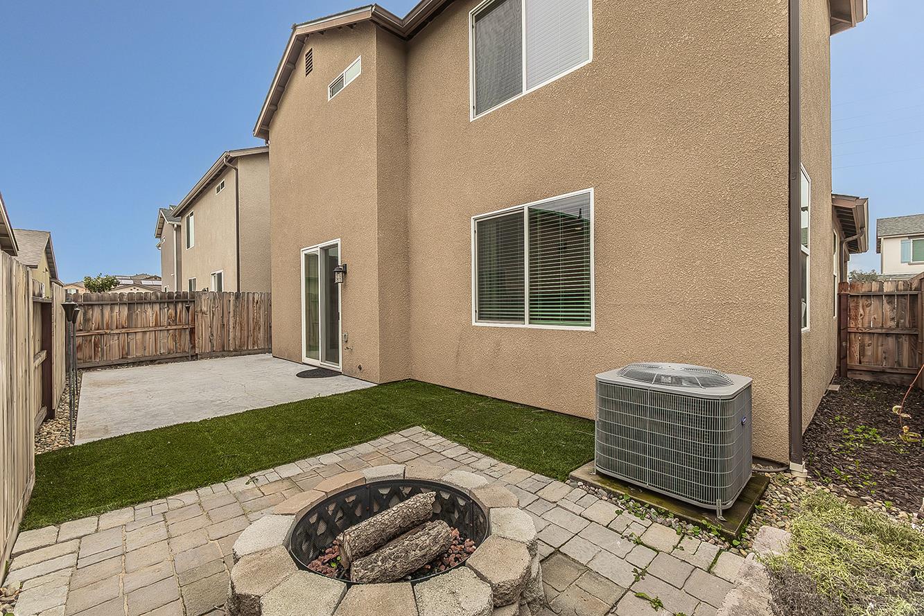 4085 N Sandrini Ave, Fresno, CA 93723