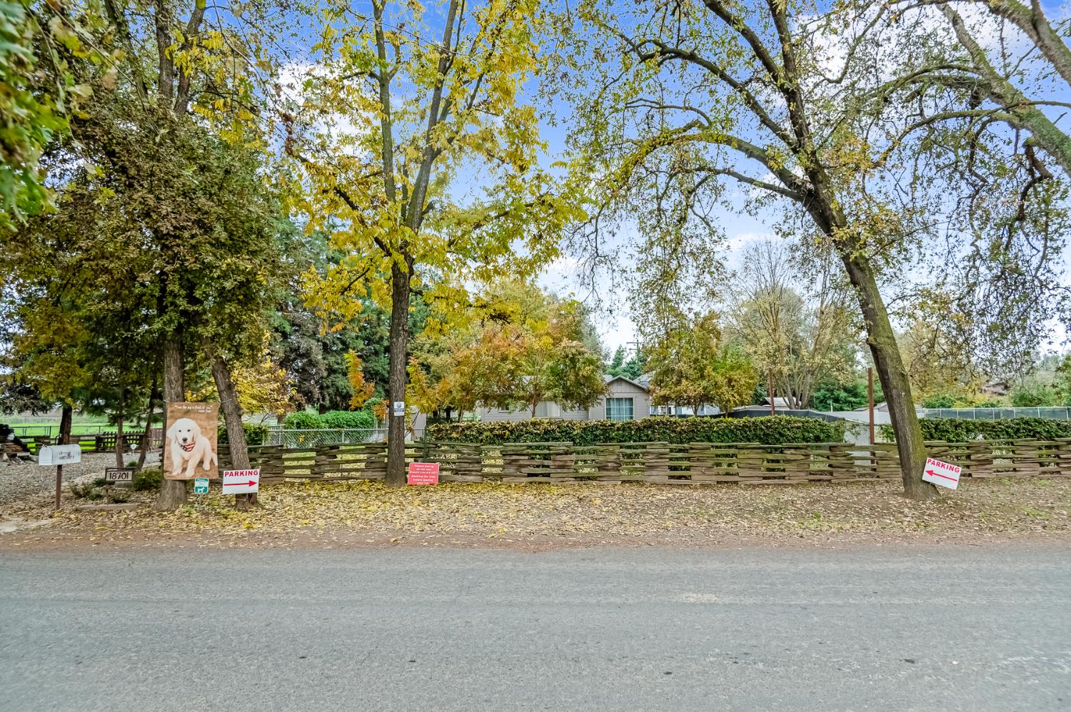 18701 Lort Dr, Visalia, CA 93292