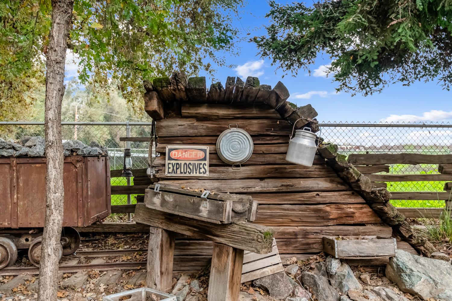 18701 Lort Dr, Visalia, CA 93292