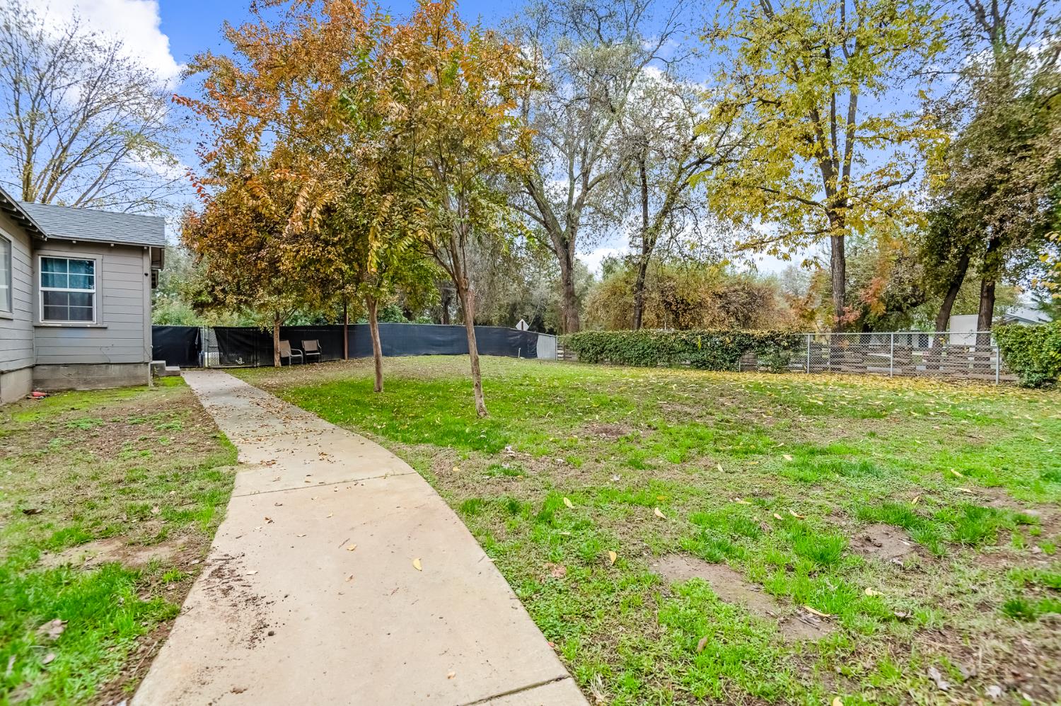 18701 Lort Dr, Visalia, CA 93292