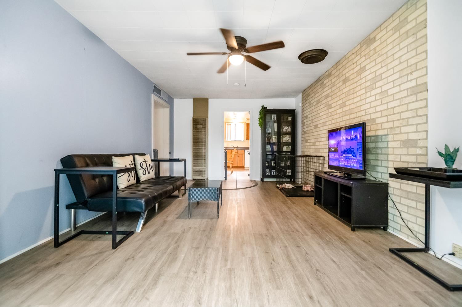 18701 Lort Dr, Visalia, CA 93292