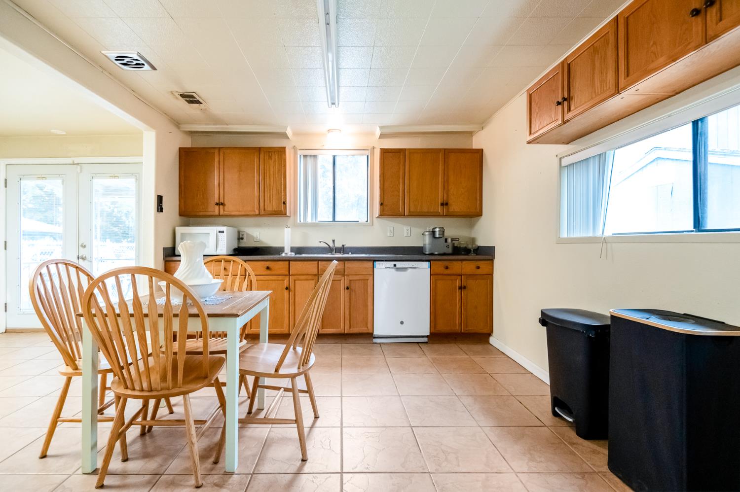 18701 Lort Dr, Visalia, CA 93292