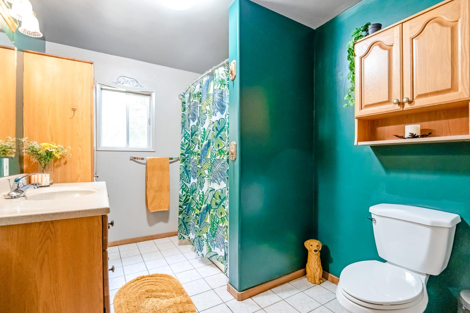 18701 Lort Dr, Visalia, CA 93292