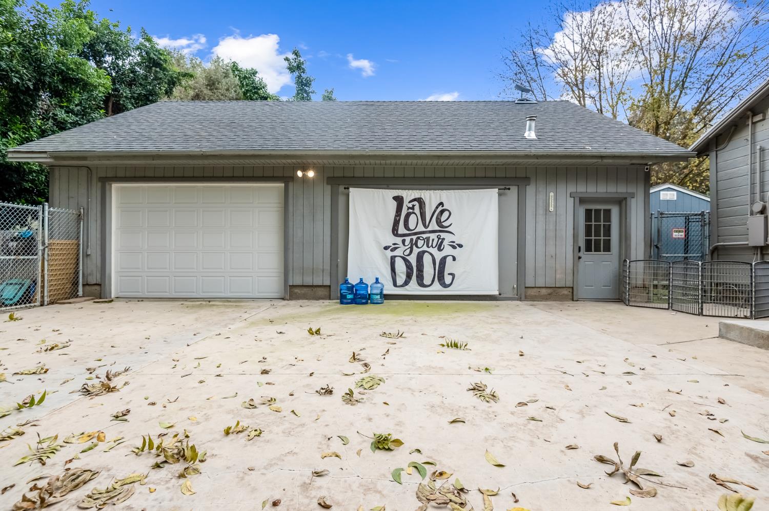 18701 Lort Dr, Visalia, CA 93292