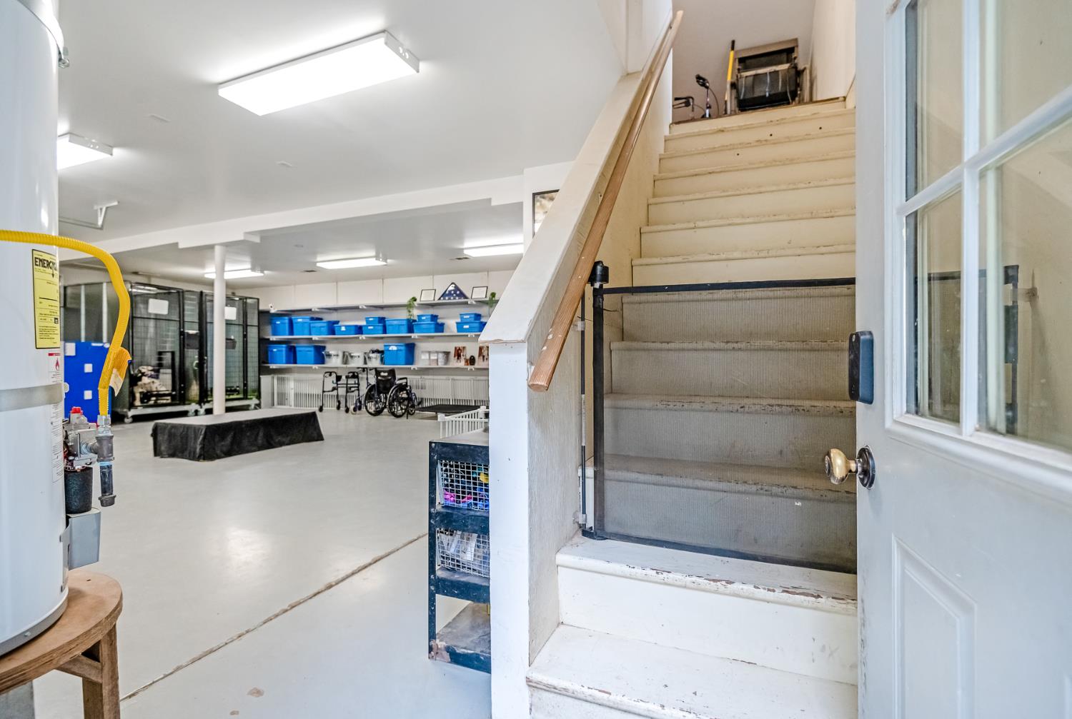 18701 Lort Dr, Visalia, CA 93292