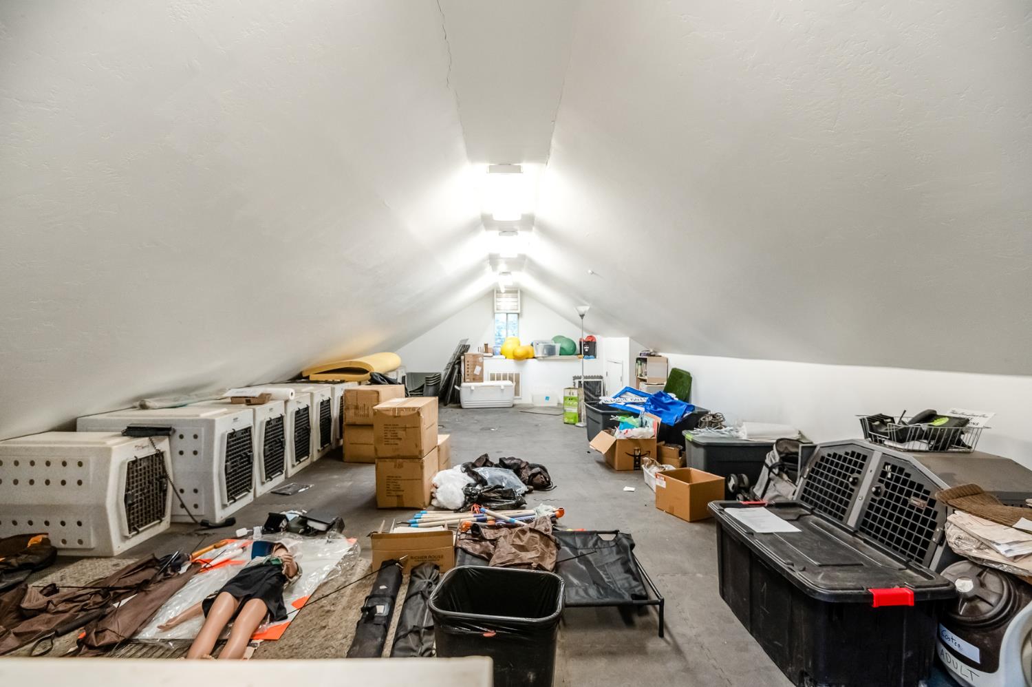 18701 Lort Dr, Visalia, CA 93292