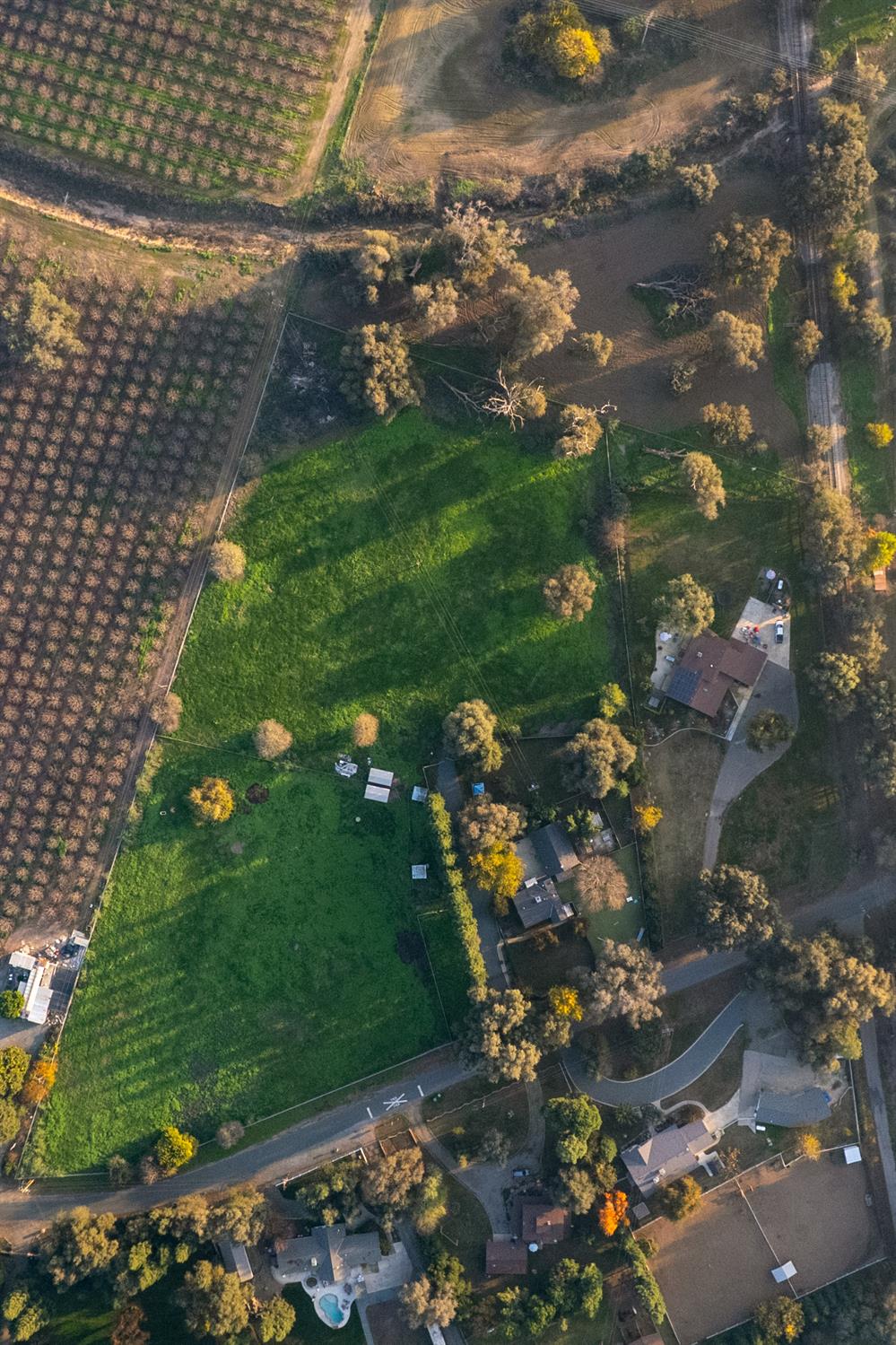 18701 Lort Dr, Visalia, CA 93292