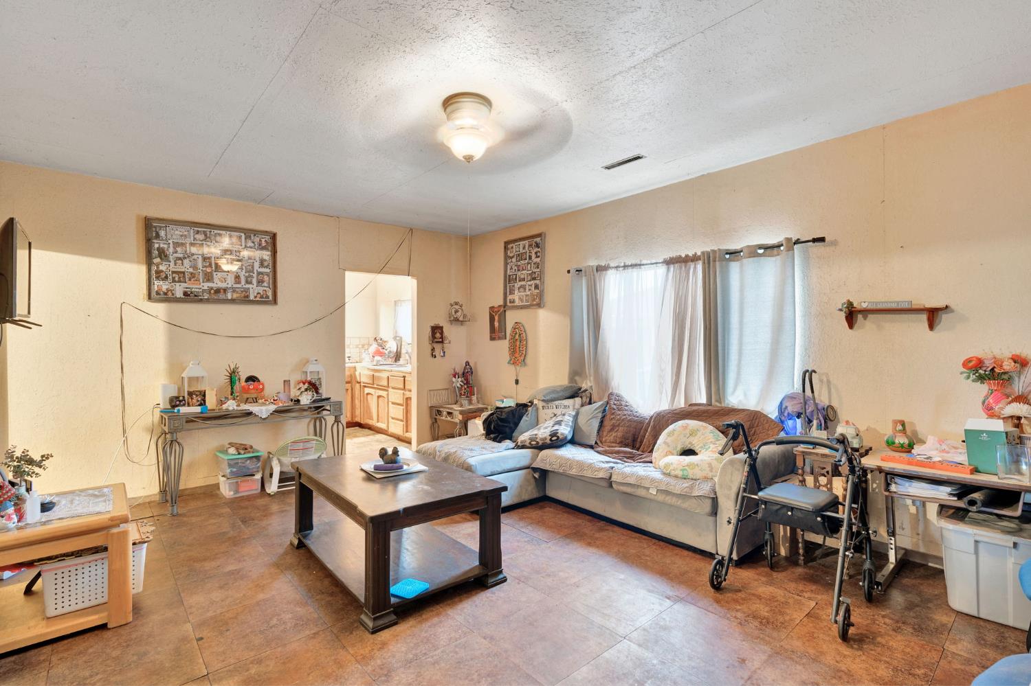 914 Clinton St, Madera, CA 93638